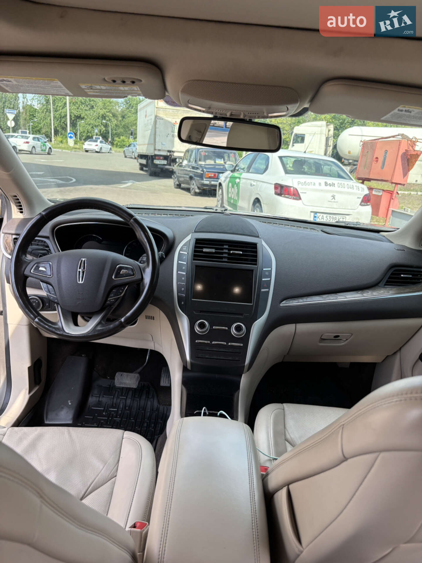 Lincoln MKC 2017 VIN 5LMCJ3D93HUL51549 фото оголошення 11 з 18