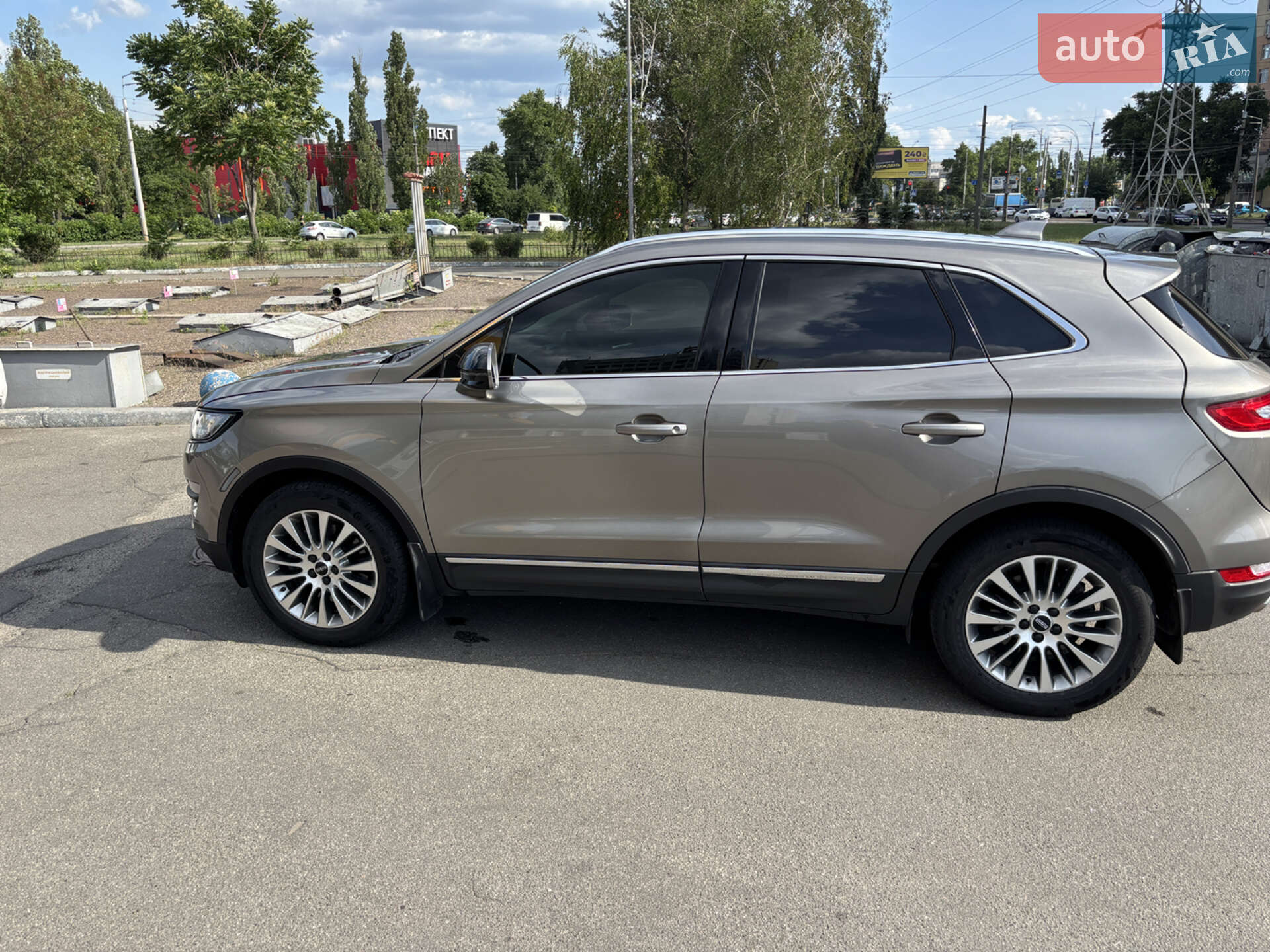 Lincoln MKC 2017 VIN 5LMCJ3D93HUL51549 фото оголошення 14 з 18