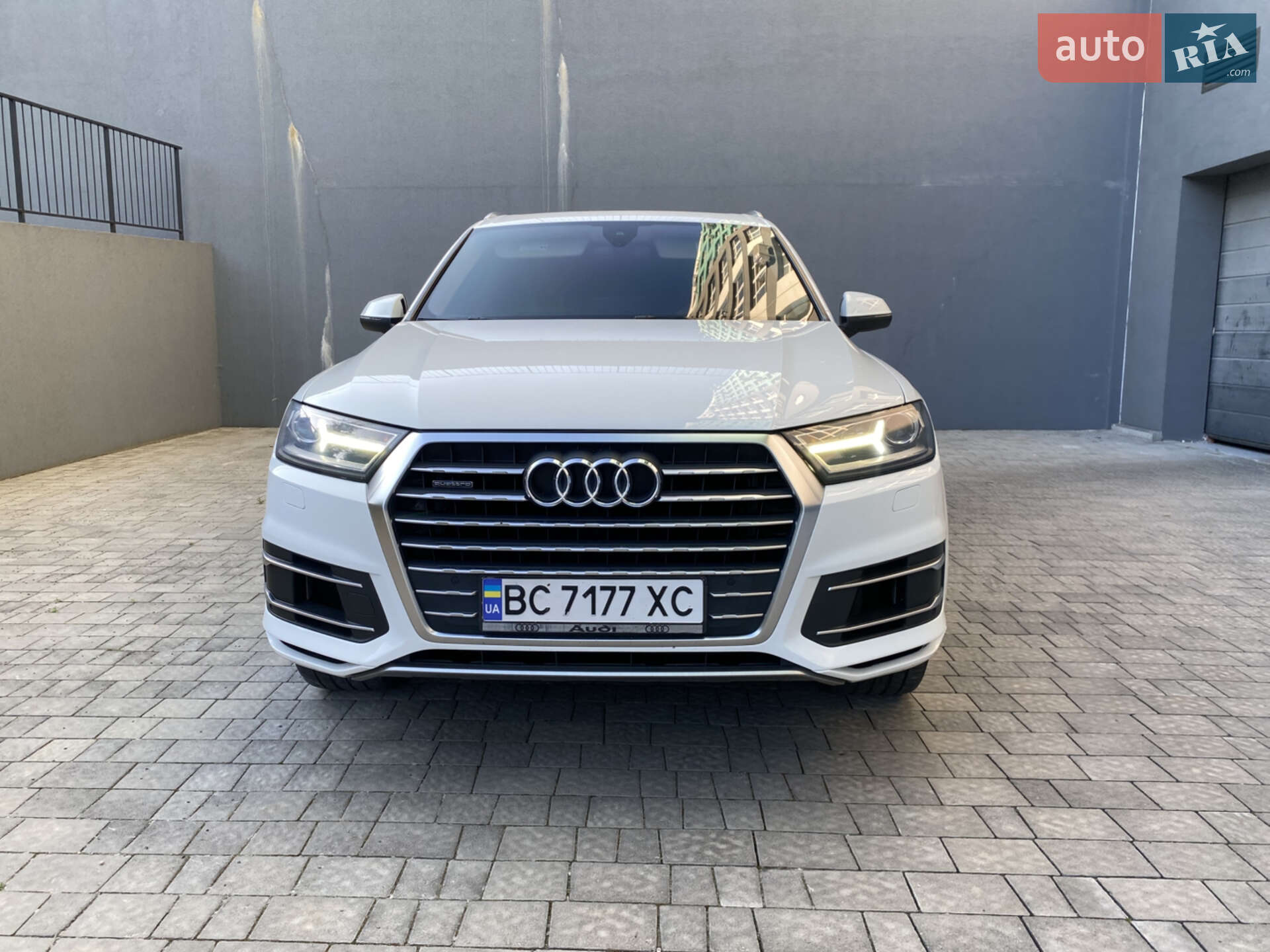Audi Q7 2016 VIN WA1LAAF71HD026478 фото оголошення 2 з 25
