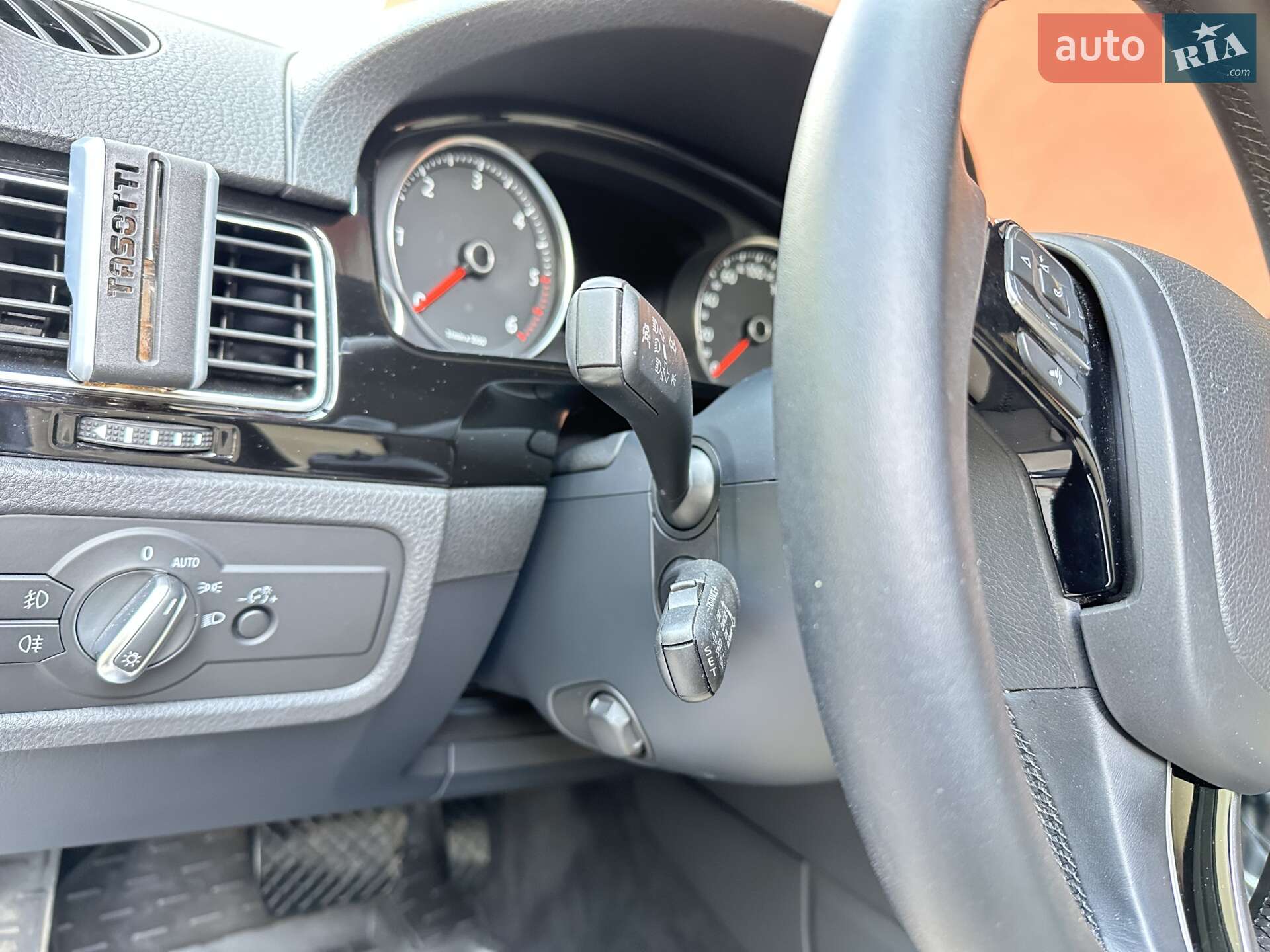 Volkswagen Touareg 2017 VIN WVGZZZ7PZHD036411 фото оголошення 17 з 53