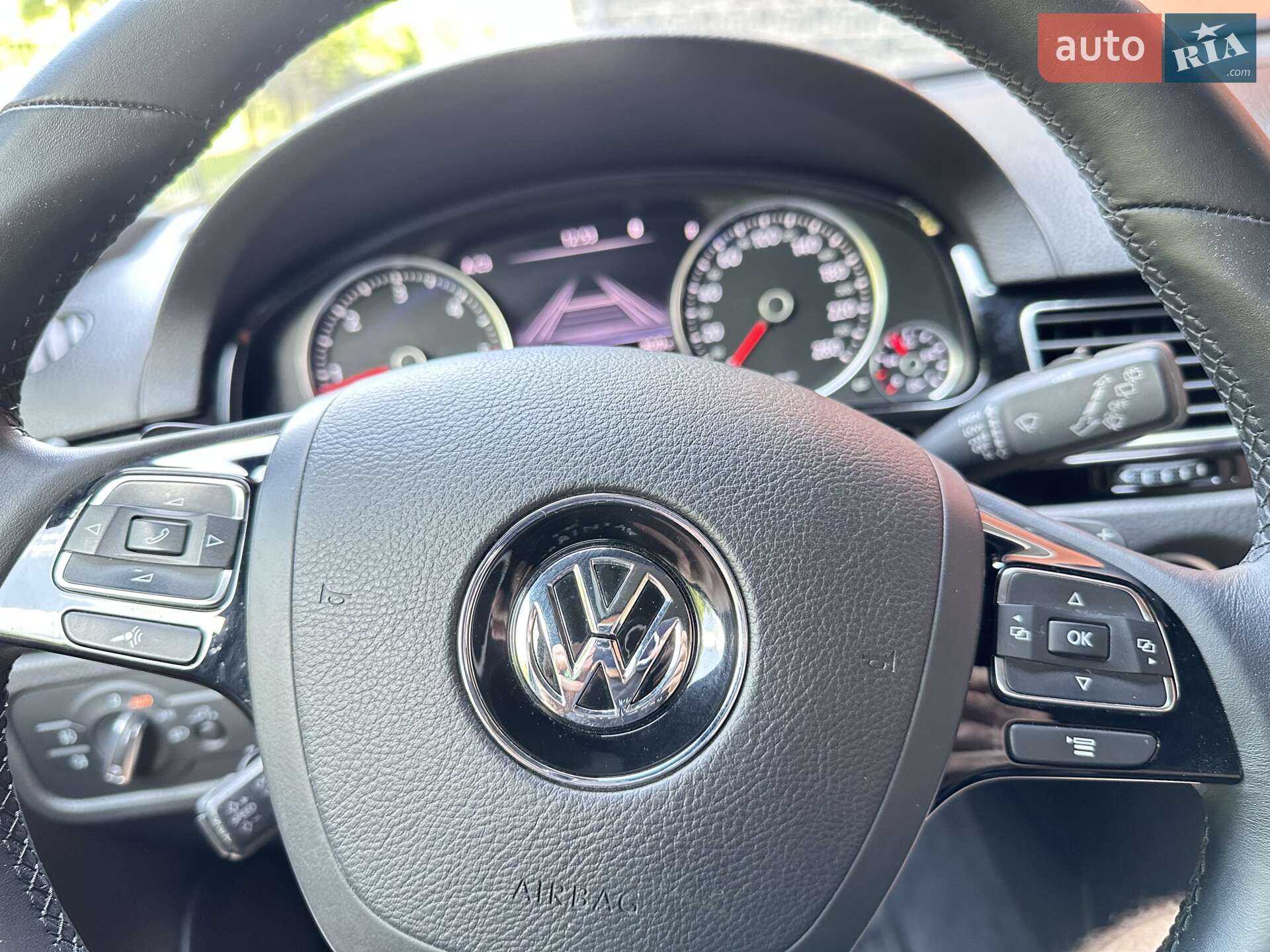 Volkswagen Touareg 2017 VIN WVGZZZ7PZHD036411 фото оголошення 46 з 53