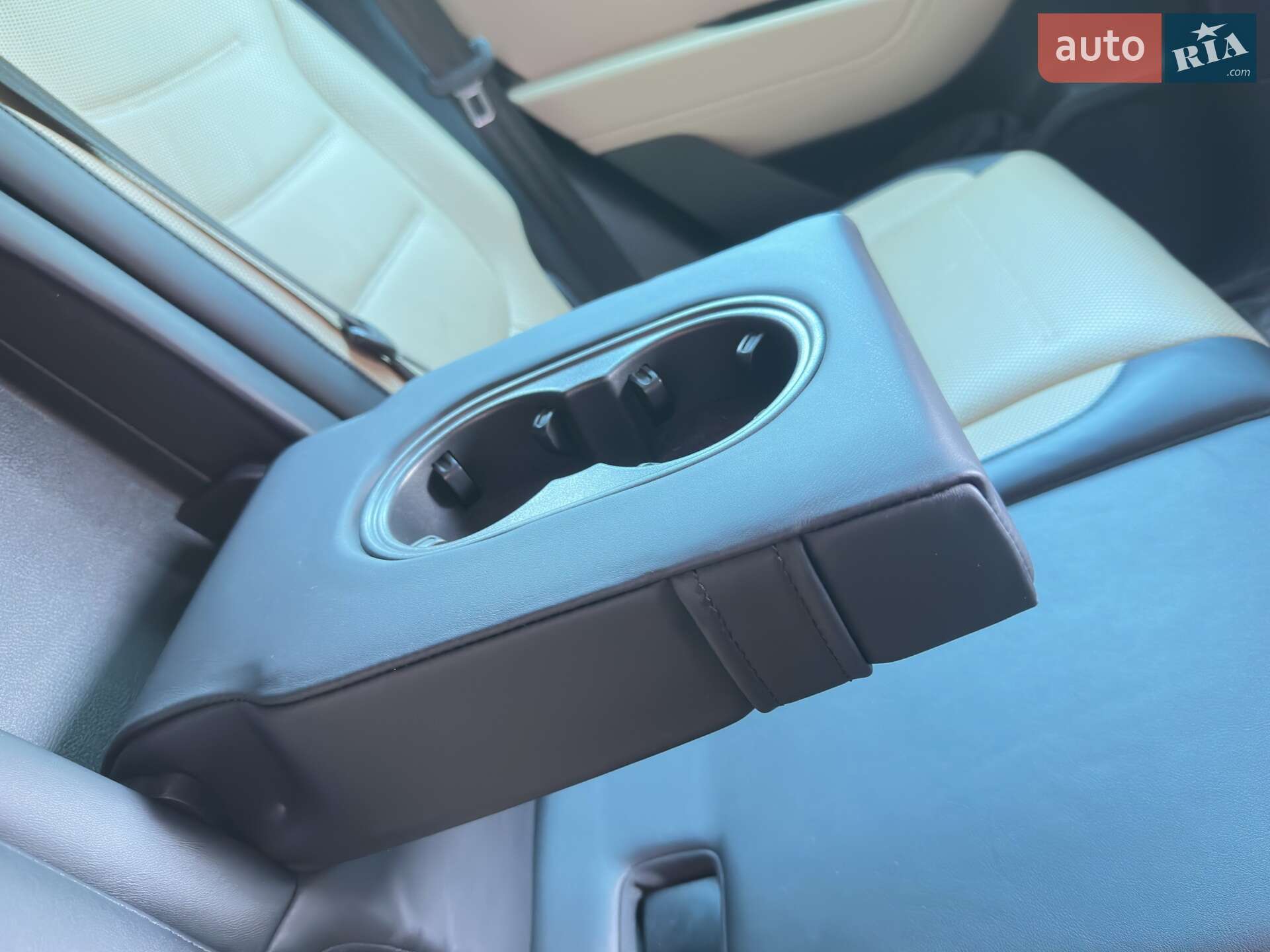 Volkswagen Touareg 2017 VIN WVGZZZ7PZHD036411 фото оголошення 7 з 53