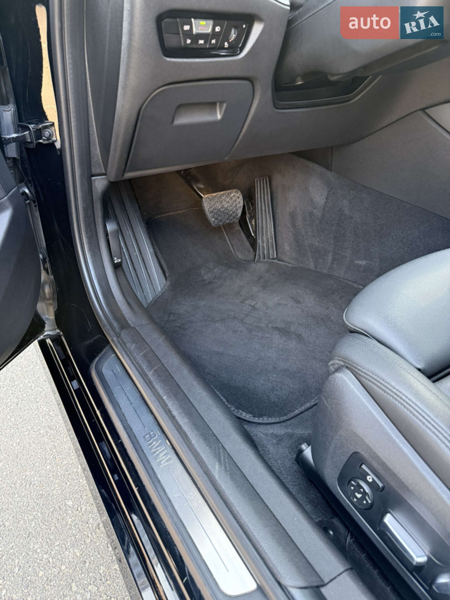 BMW 3 Series 2018 VIN WBA5R7C56KAE82627 фото оголошення 14 з 17