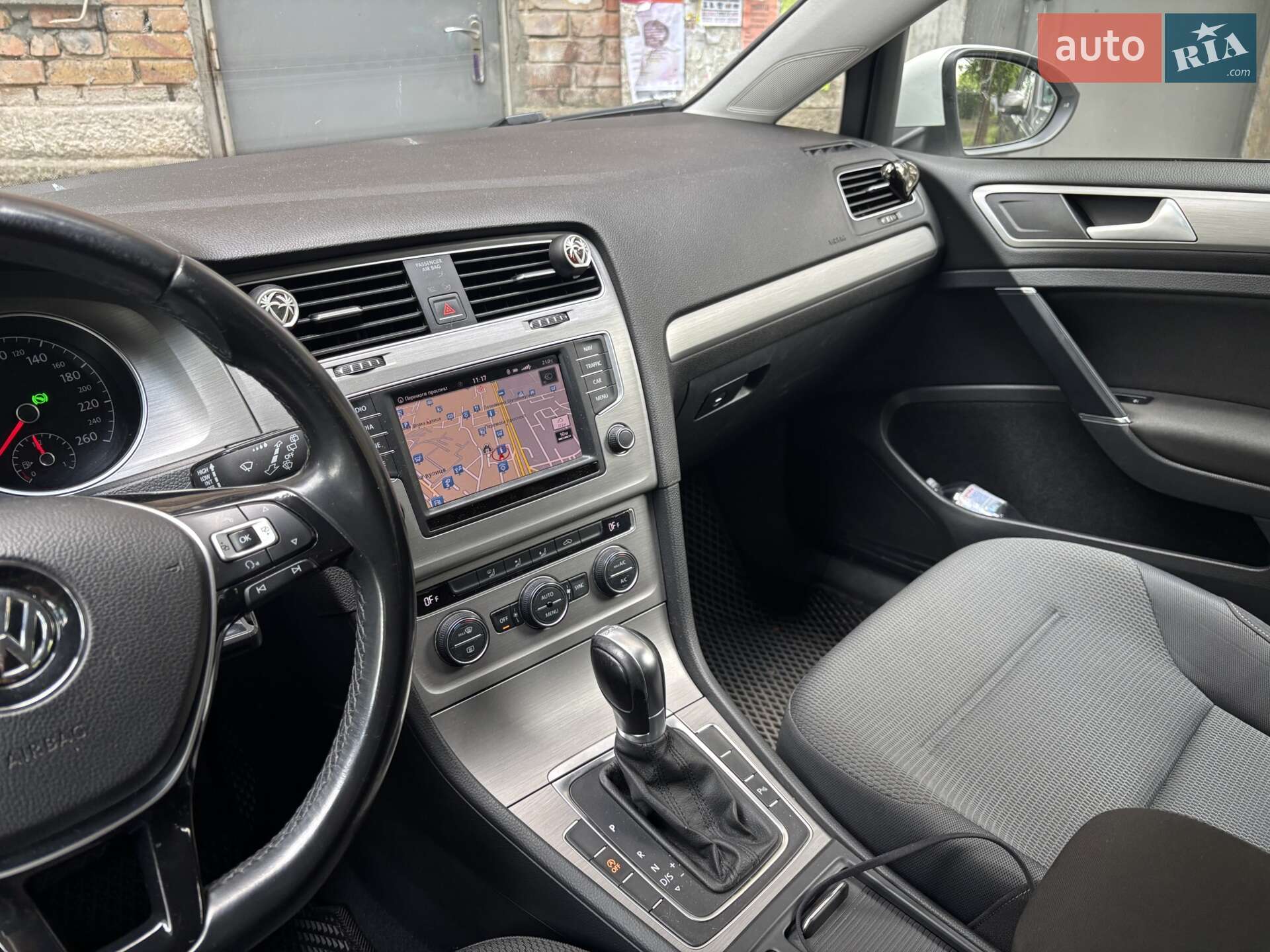 Volkswagen Golf 2016 VIN WVWZZZAUZGW279519 фото оголошення 17 з 19