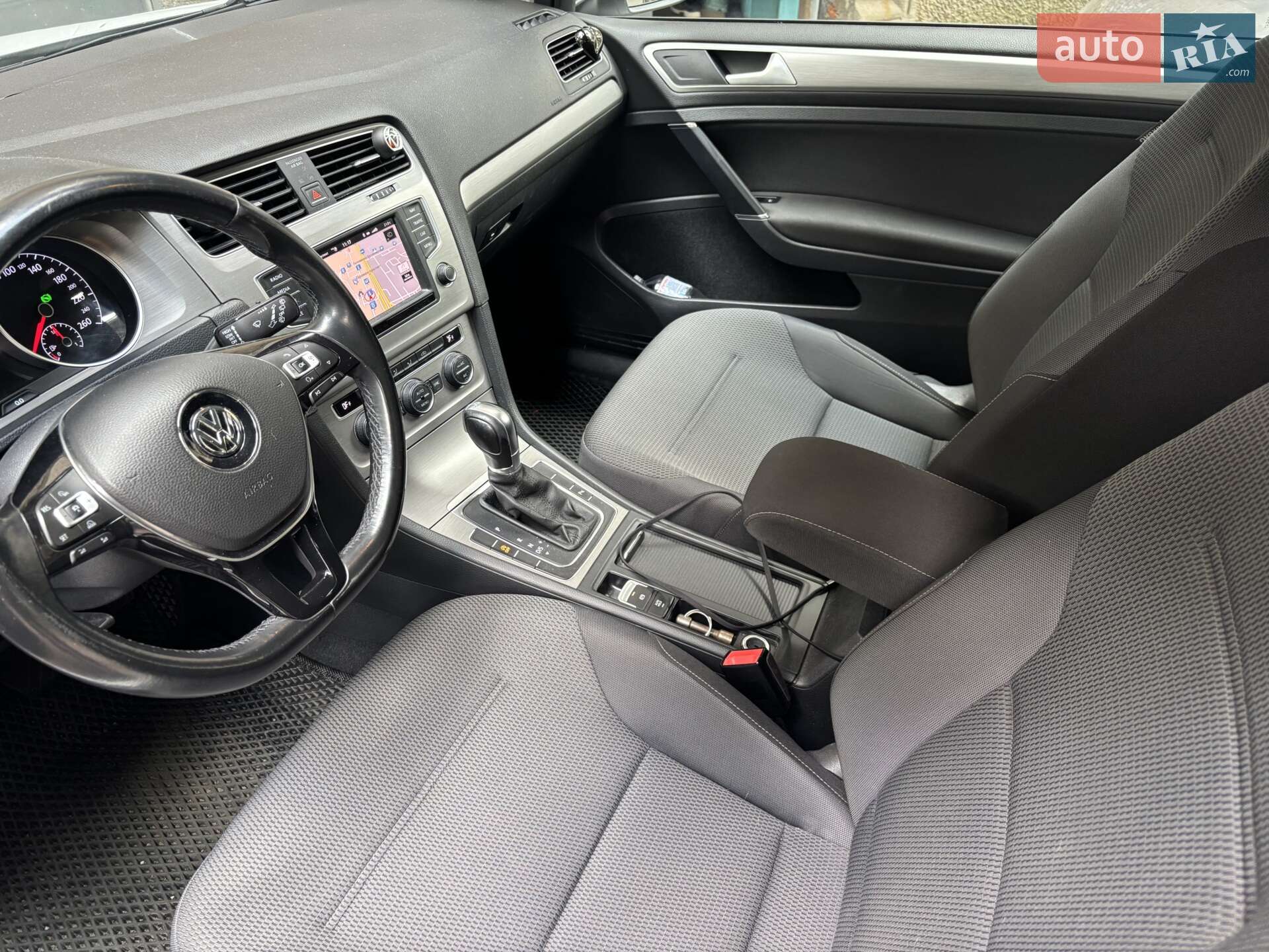 Volkswagen Golf 2016 VIN WVWZZZAUZGW279519 фото оголошення 13 з 19