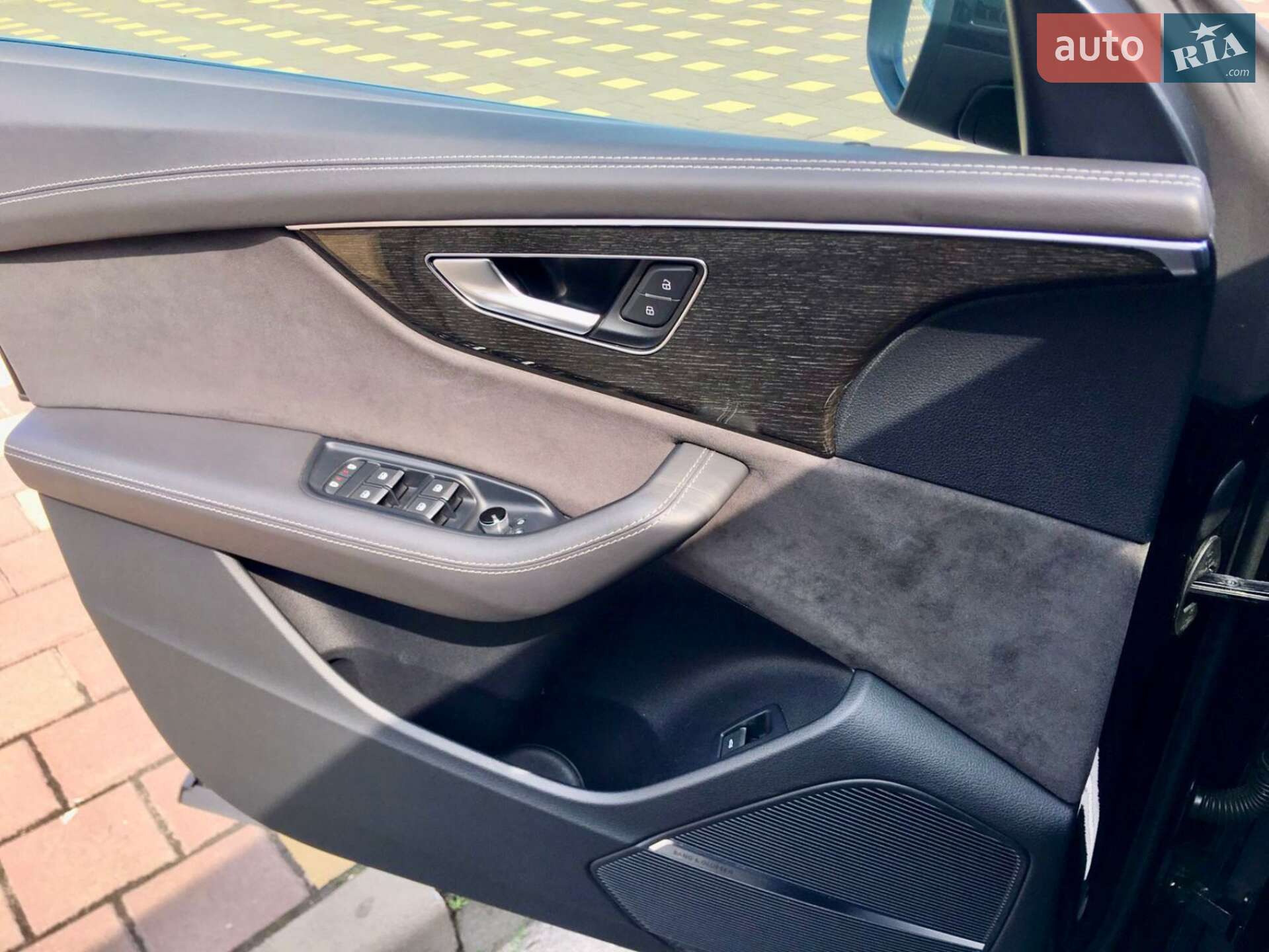 Audi Q8 2018 VIN WAUZZZF14KD004904 фото оголошення 8 з 24