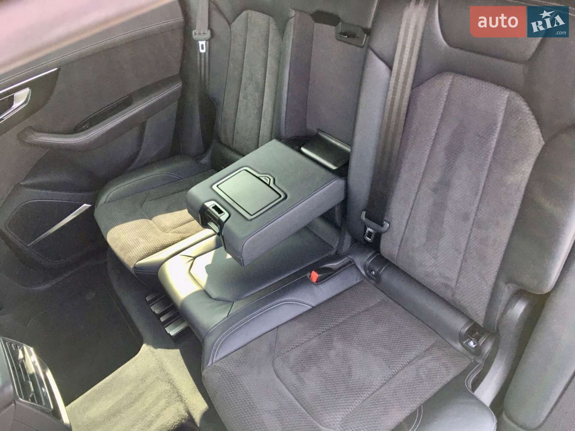Audi Q8 2018 VIN WAUZZZF14KD004904 фото оголошення 6 з 24