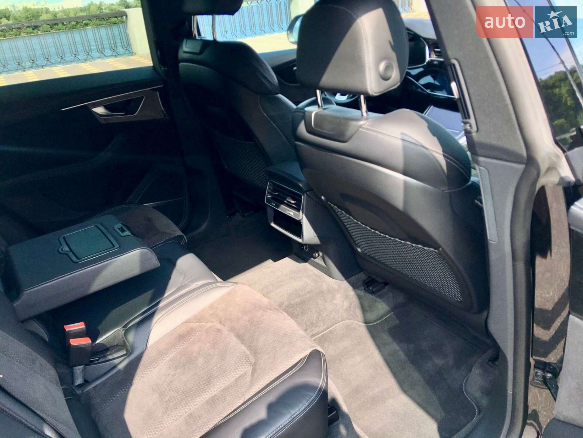Audi Q8 2018 VIN WAUZZZF14KD004904 фото оголошення 3 з 24