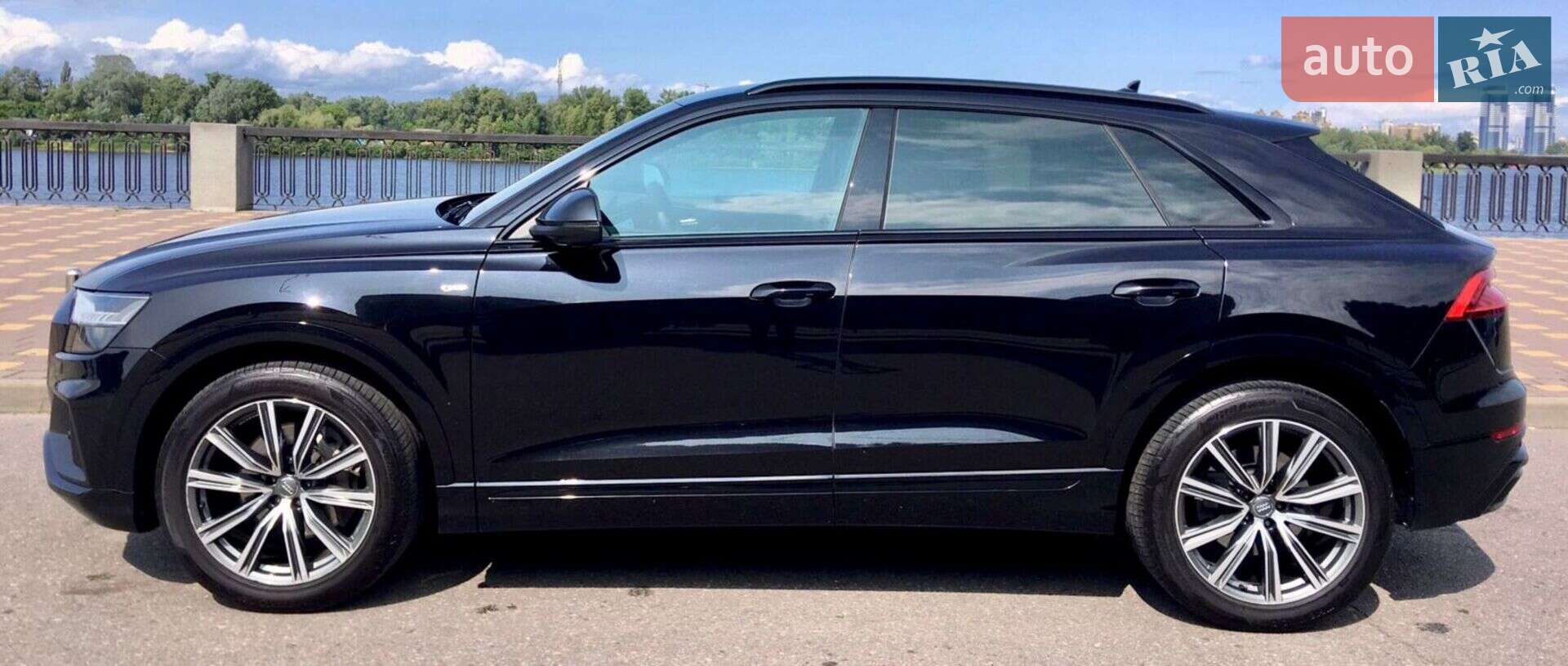 Audi Q8 2018 VIN WAUZZZF14KD004904 фото оголошення 13 з 24