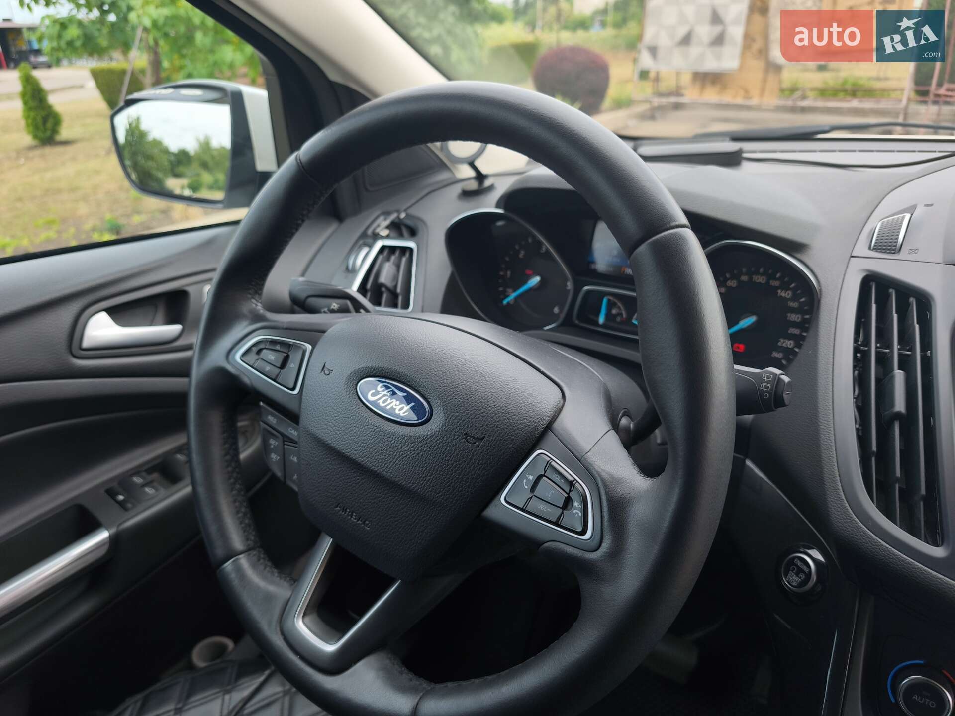 Ford Kuga 2019 VIN WF0AXXWPMAKM25271 фото оголошення 30 з 50