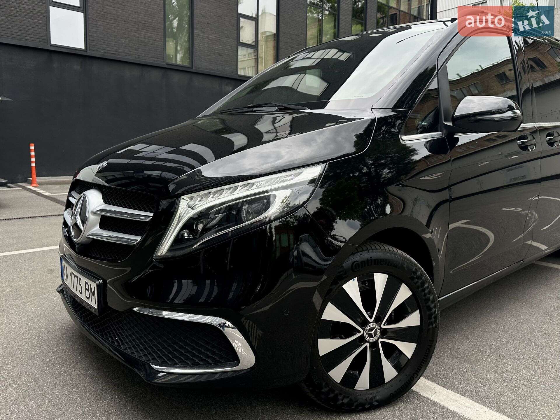 Mercedes-Benz V-Class 2021 VIN W1V44781513865767 фото оголошення 3 з 9
