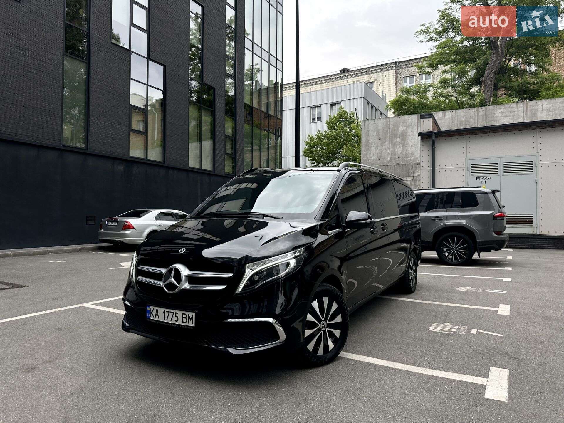 Mercedes-Benz V-Class 2021 VIN W1V44781513865767 фото оголошення 4 з 9