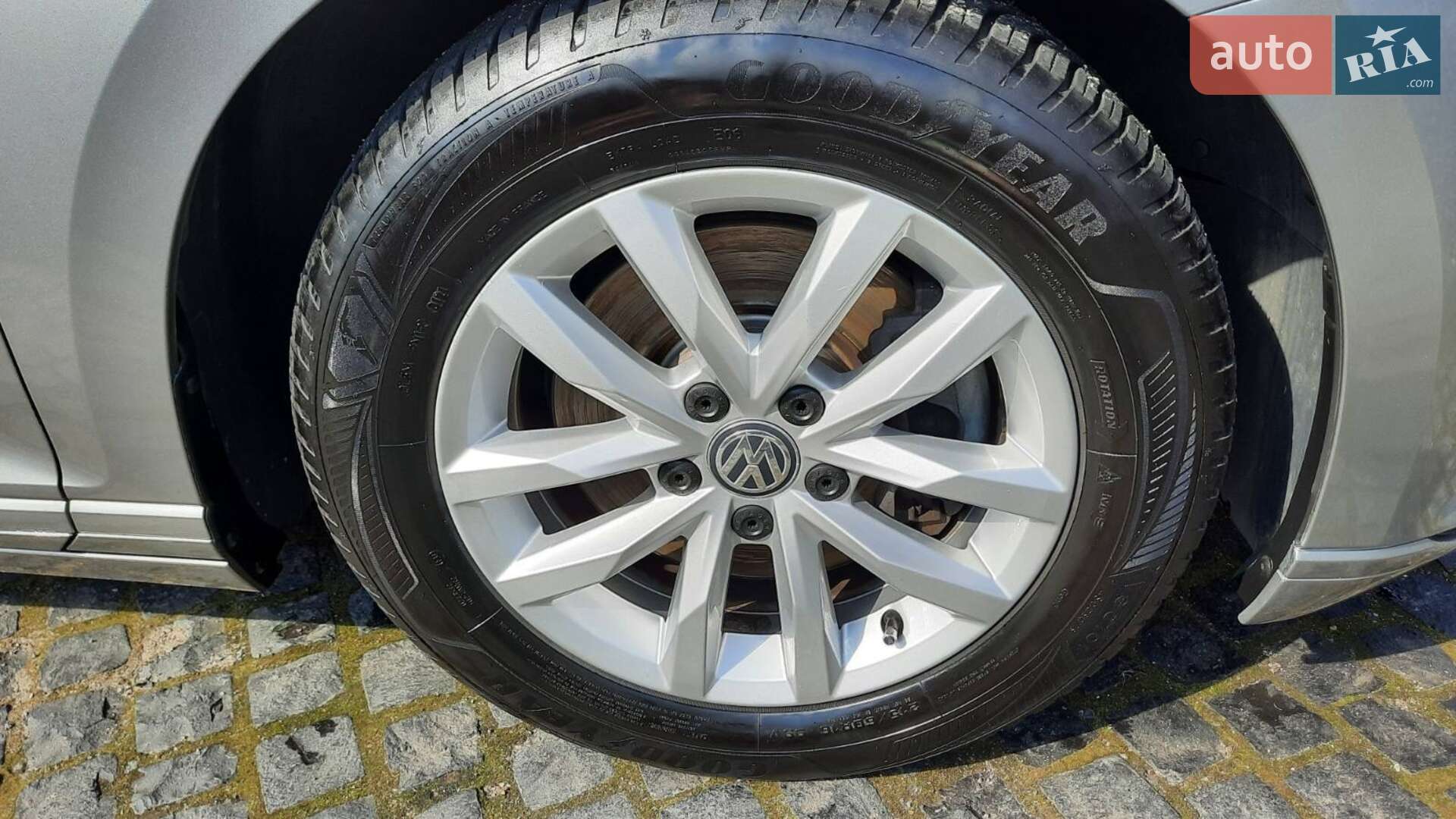 Volkswagen Passat 2015 VIN WVWZZZ3CZGE063115 фото оголошення 16 з 48