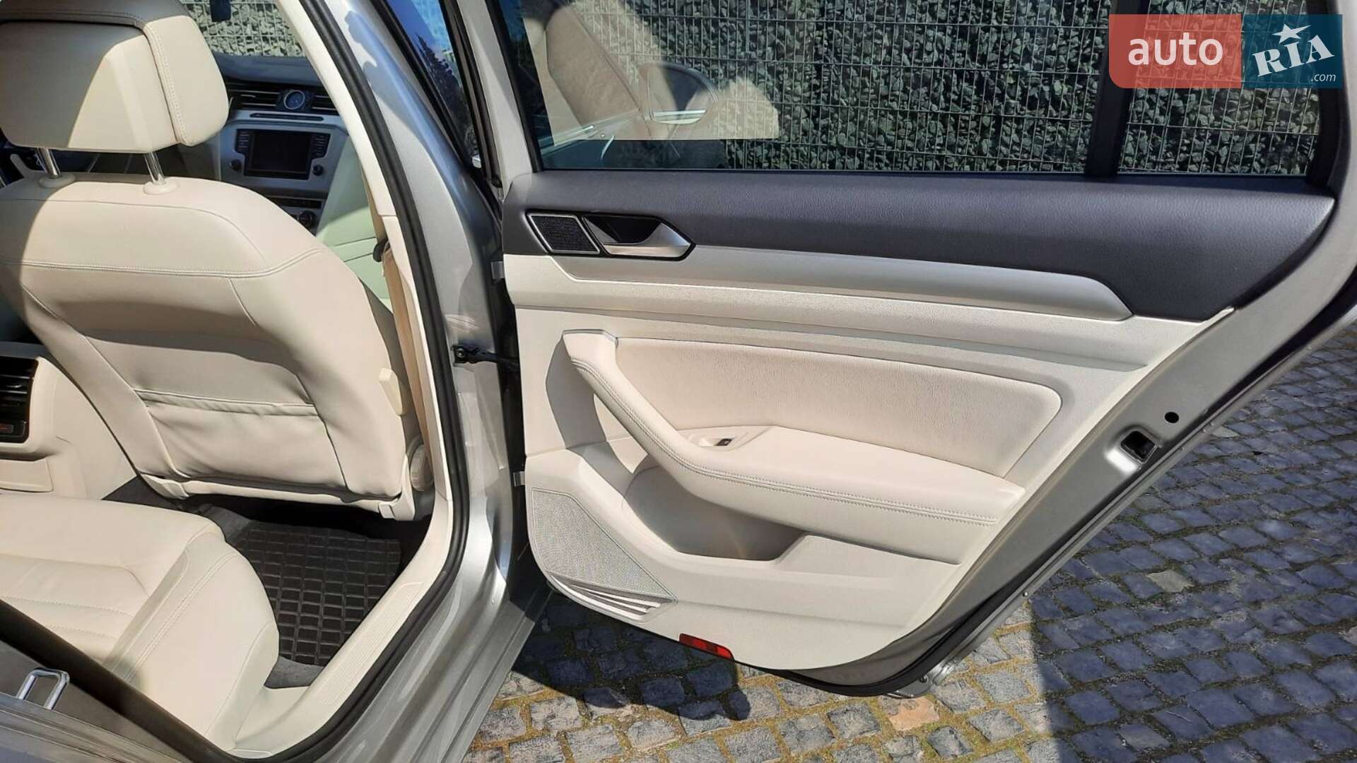 Volkswagen Passat 2015 VIN WVWZZZ3CZGE063115 фото оголошення 24 з 48