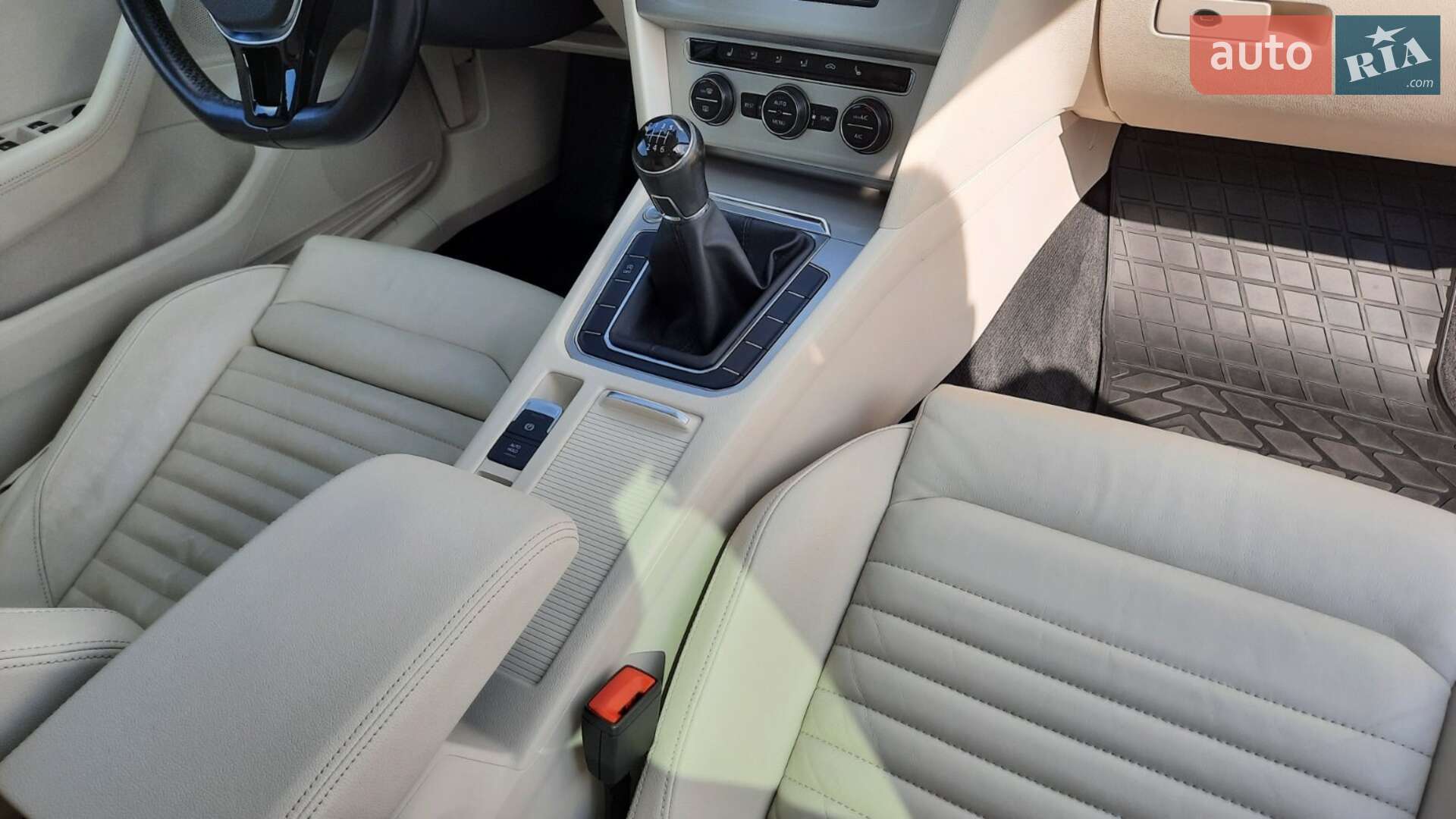 Volkswagen Passat 2015 VIN WVWZZZ3CZGE063115 фото оголошення 21 з 48