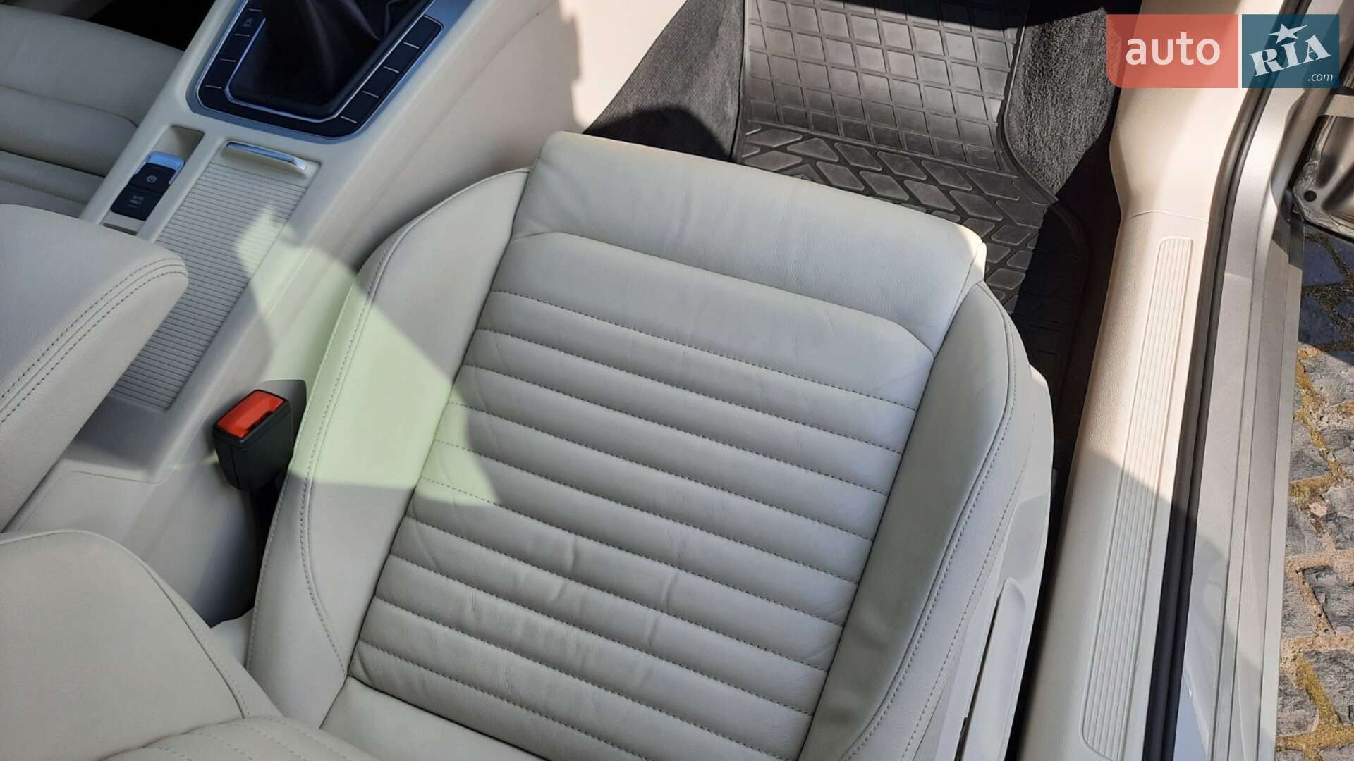Volkswagen Passat 2015 VIN WVWZZZ3CZGE063115 фото оголошення 31 з 48