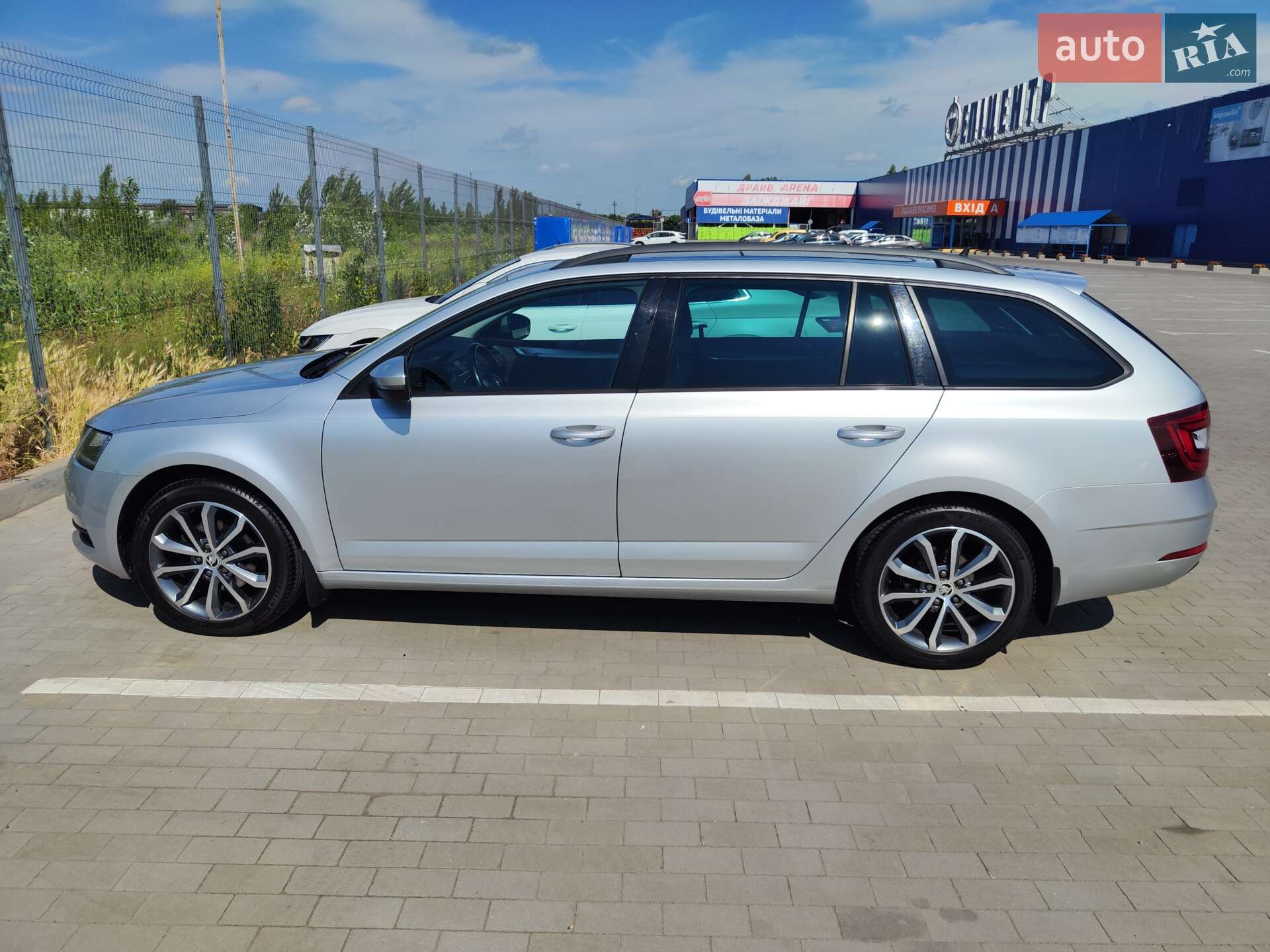 Skoda Octavia 2017 VIN TMBJJ7NE0J0026808 фото оголошення 10 з 37