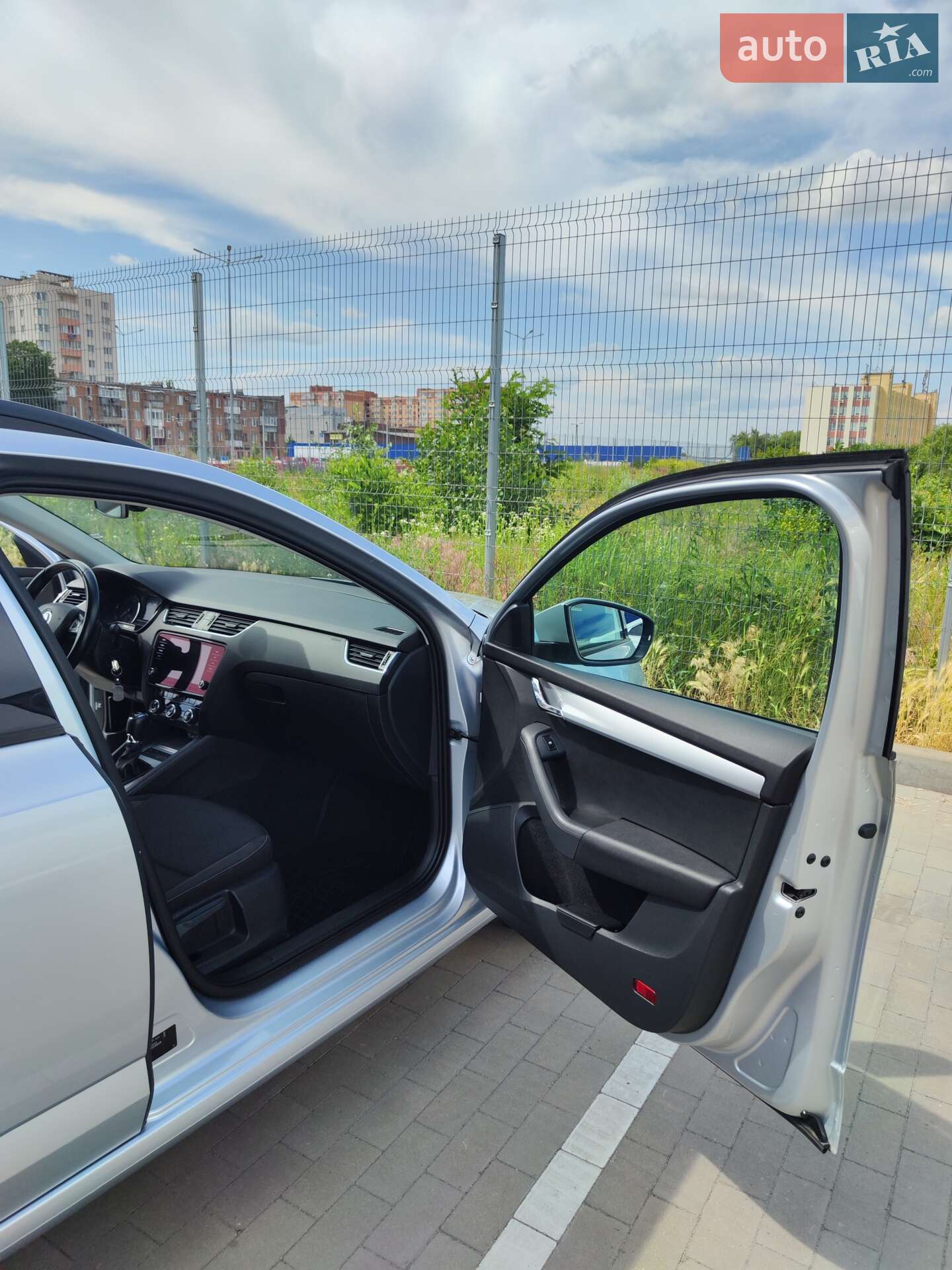 Skoda Octavia 2017 VIN TMBJJ7NE0J0026808 фото оголошення 17 з 37