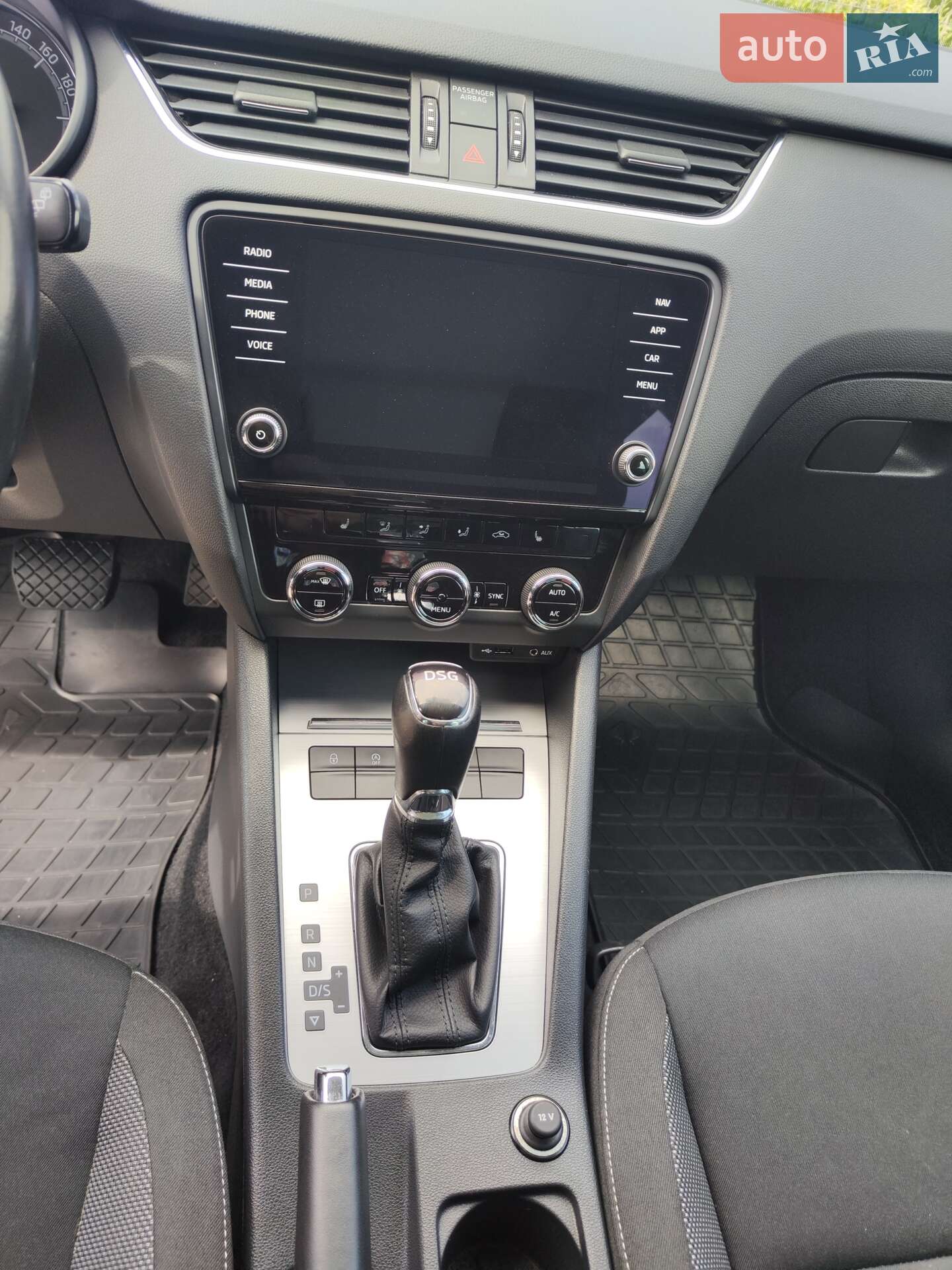 Skoda Octavia 2017 VIN TMBJJ7NE0J0026808 фото оголошення 21 з 37