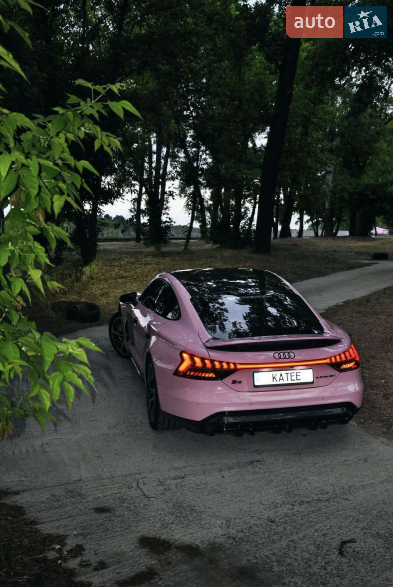 Audi RS e-tron GT 2022 VIN WAUBHBFW3P7900933 фото оголошення 5 з 27