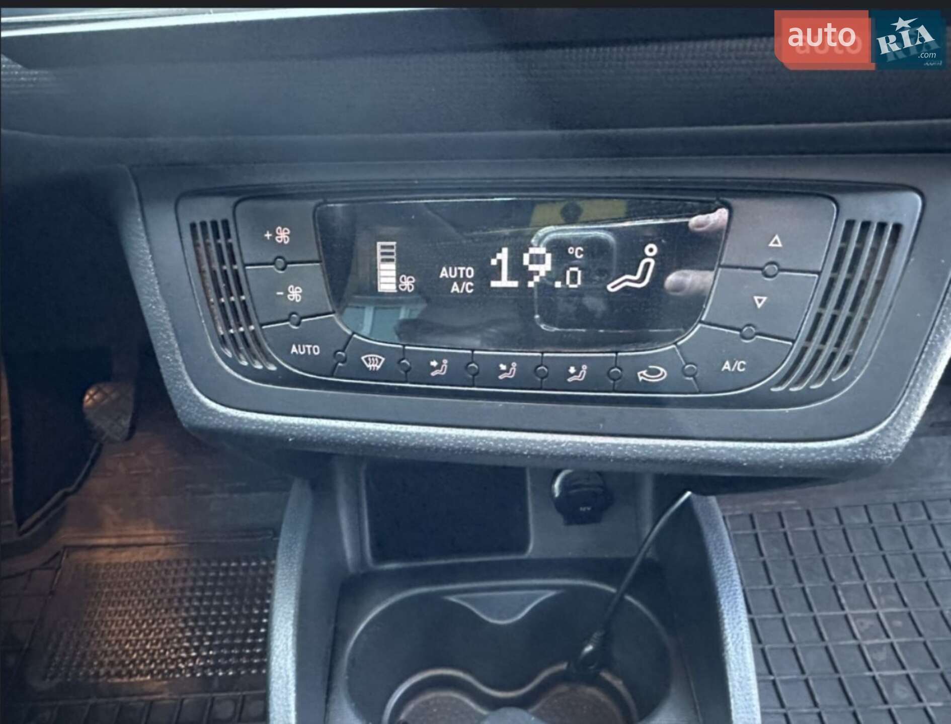 SEAT Ibiza 2015 VIN VSSZZZ6JZFR163075 фото оголошення 3 з 28