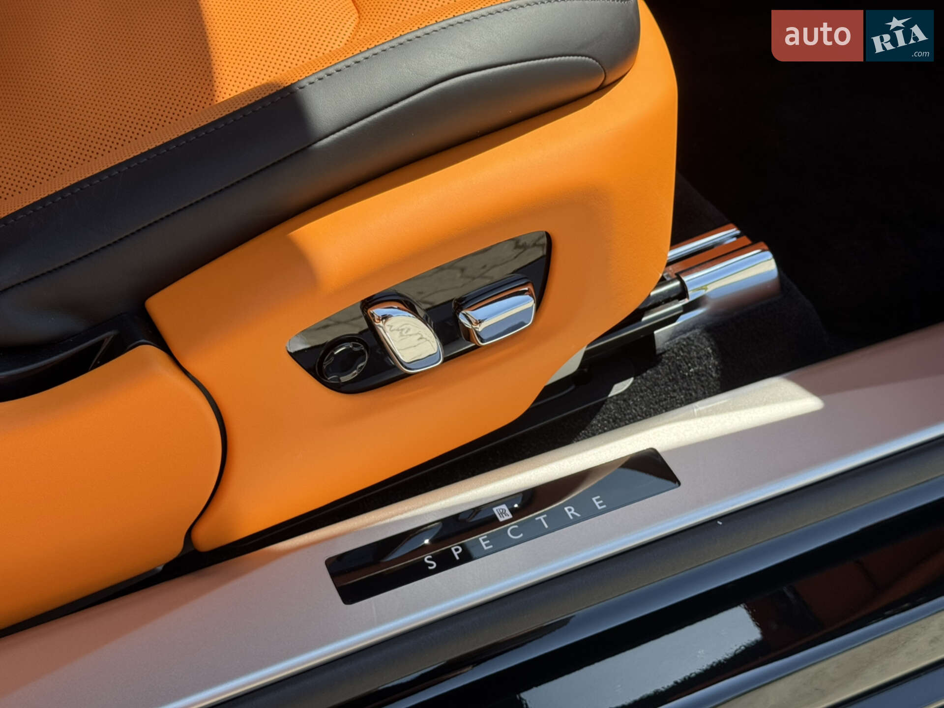 Rolls-Royce Spectre 2024 VIN SCATK2106RU225814 фото оголошення 17 з 19