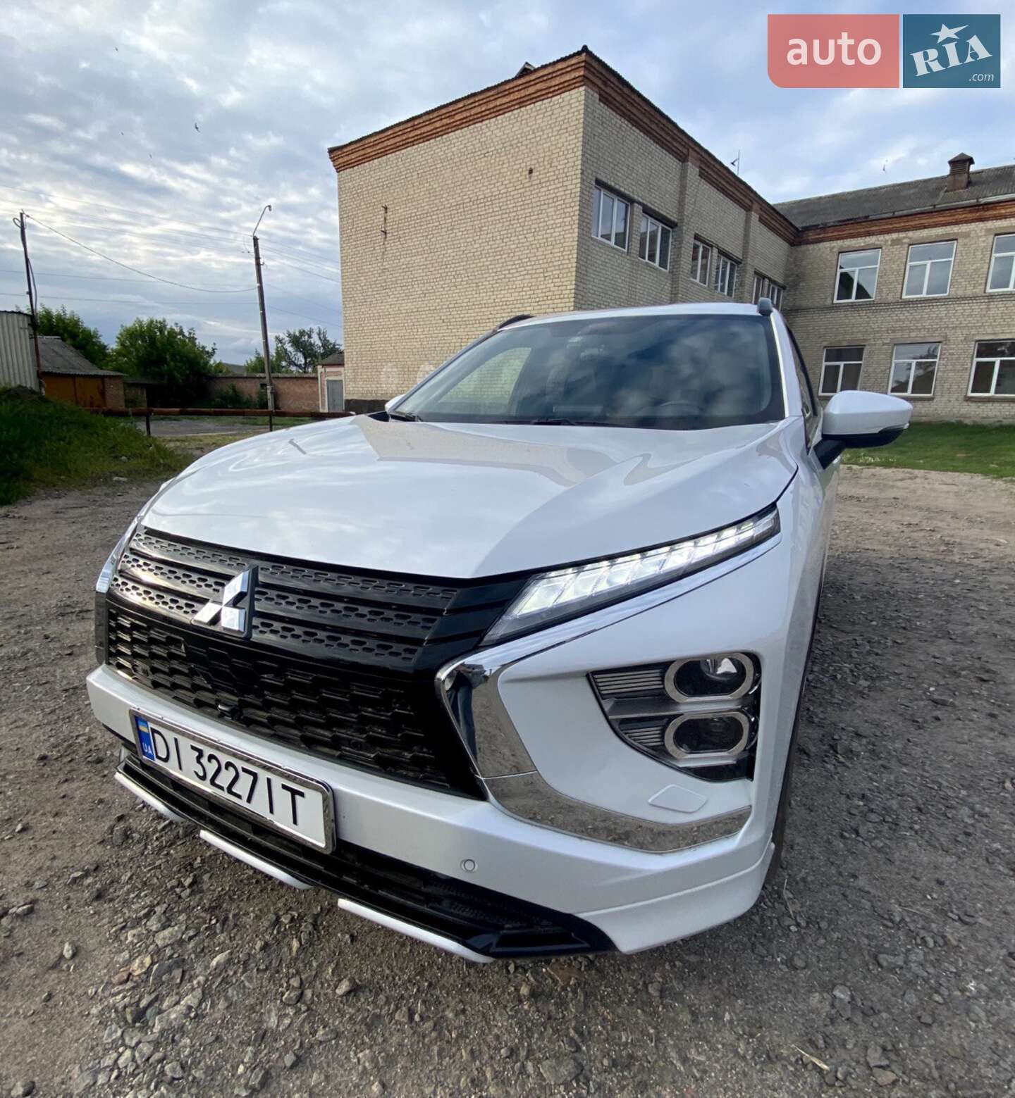 Mitsubishi Eclipse Cross 2021 VIN JMBXTGK2WMZ000990 фото оголошення 2 з 12