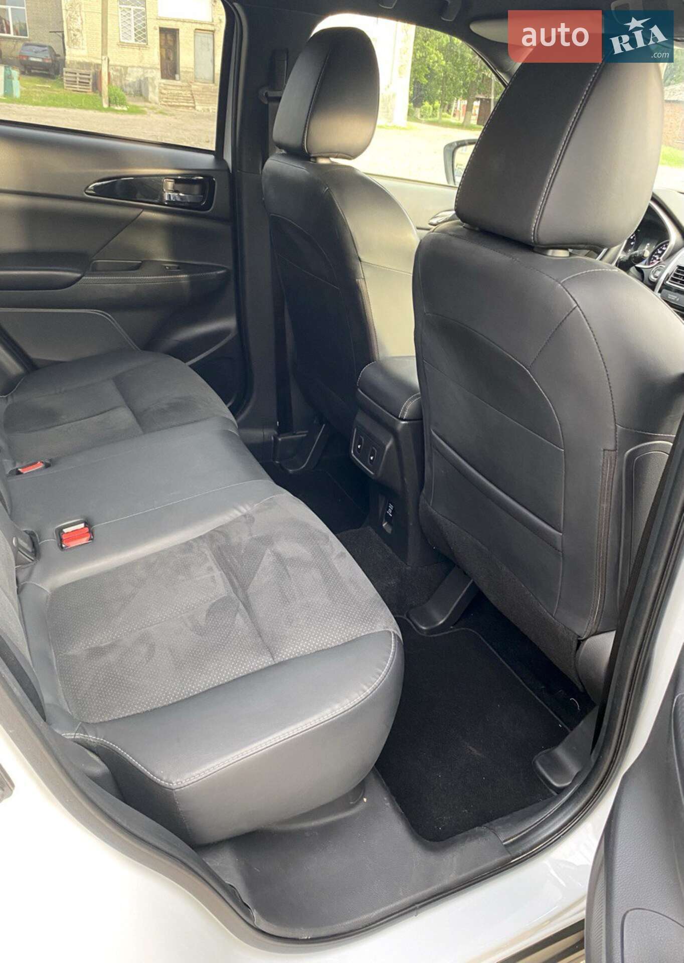 Mitsubishi Eclipse Cross 2021 VIN JMBXTGK2WMZ000990 фото оголошення 9 з 12