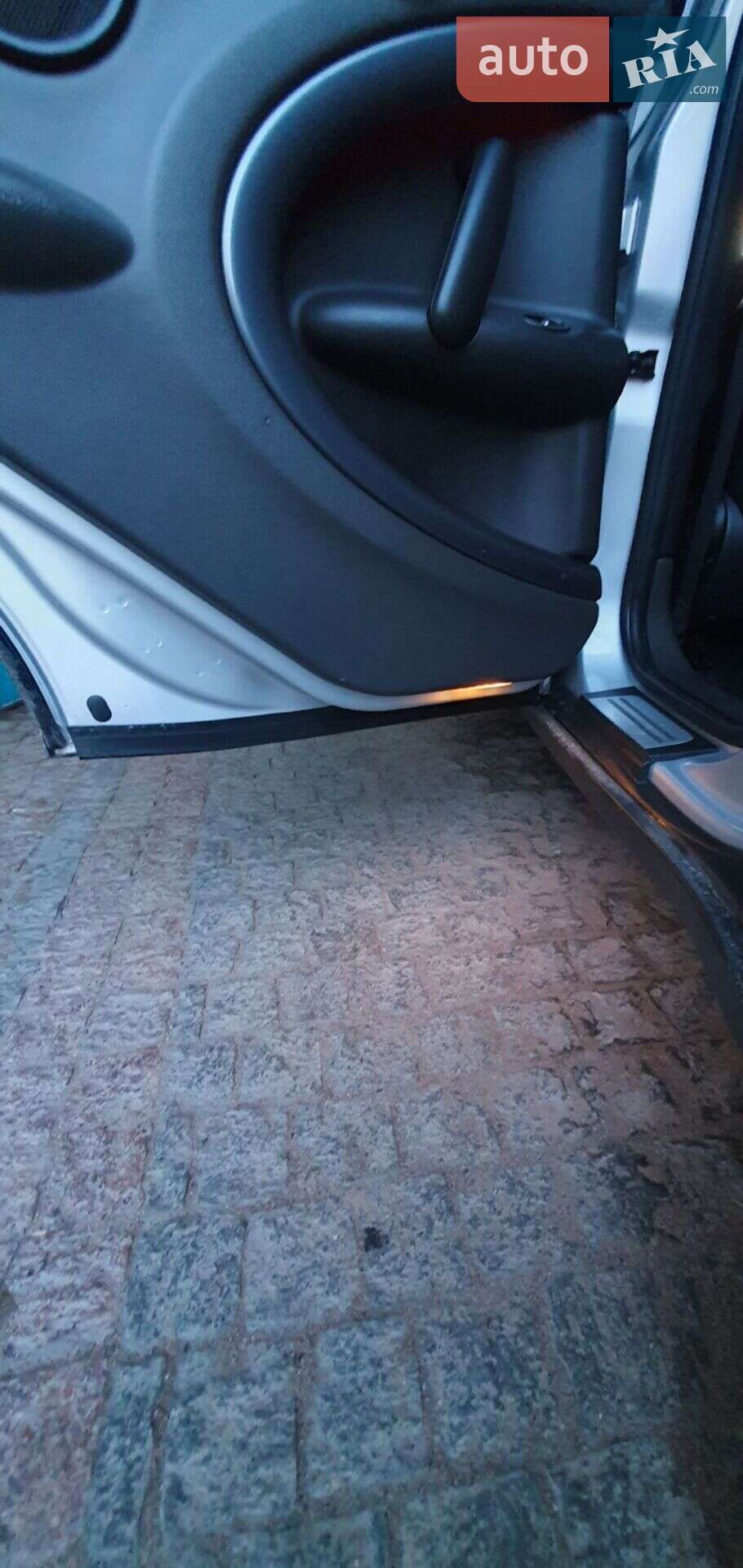 MINI Countryman 2011 VIN WMWZC51020WK67242 фото оголошення 5 з 36