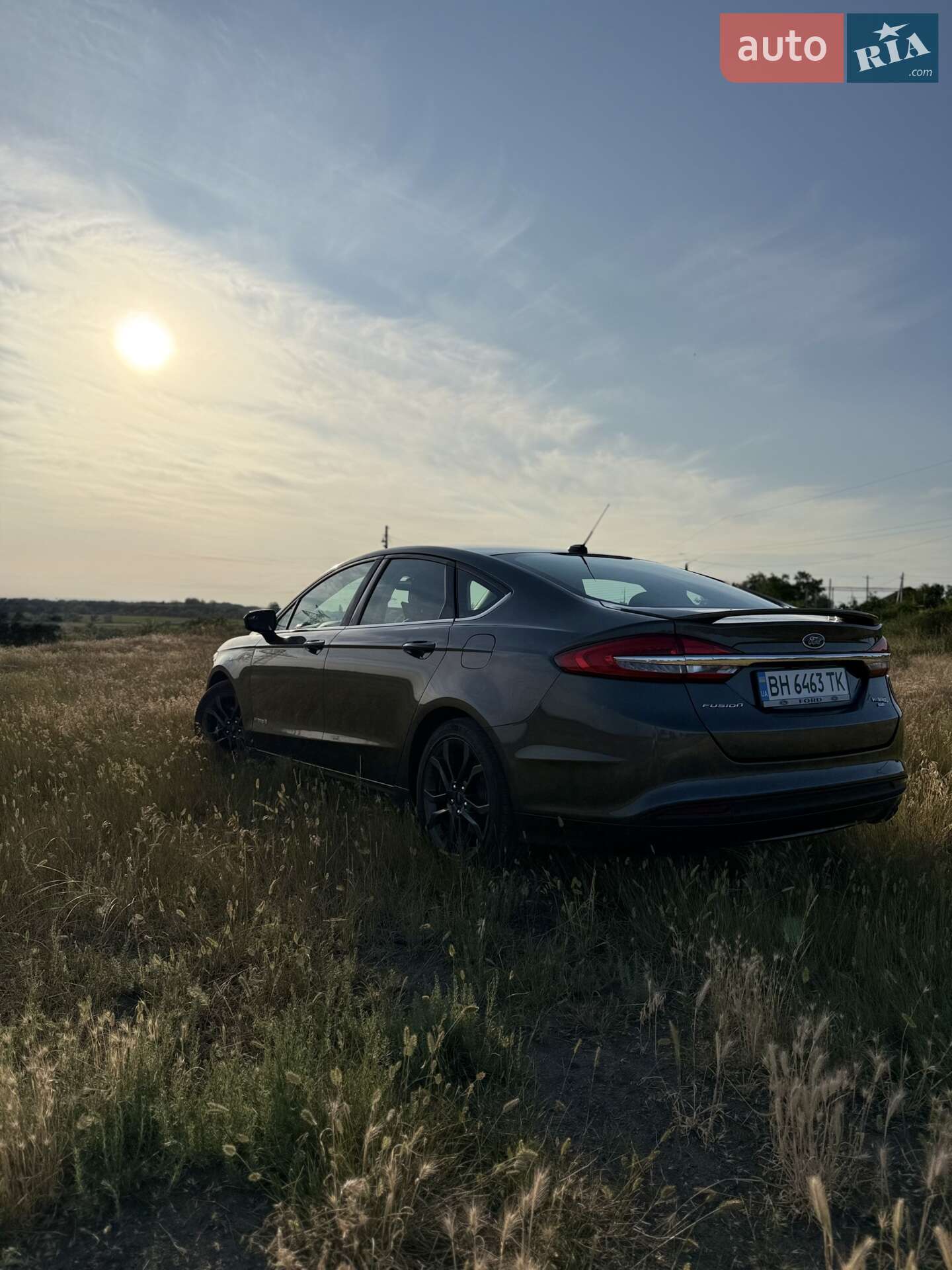 Ford Fusion 2018 VIN 3FA6P0LU9JR170370 фото оголошення 2 з 27