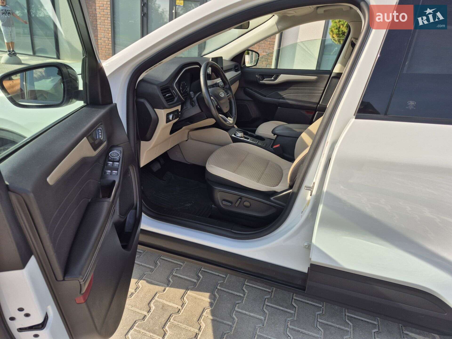 Ford Escape 2022 VIN 1FMCU0BZ5NUA27882 фото оголошення 2 з 20