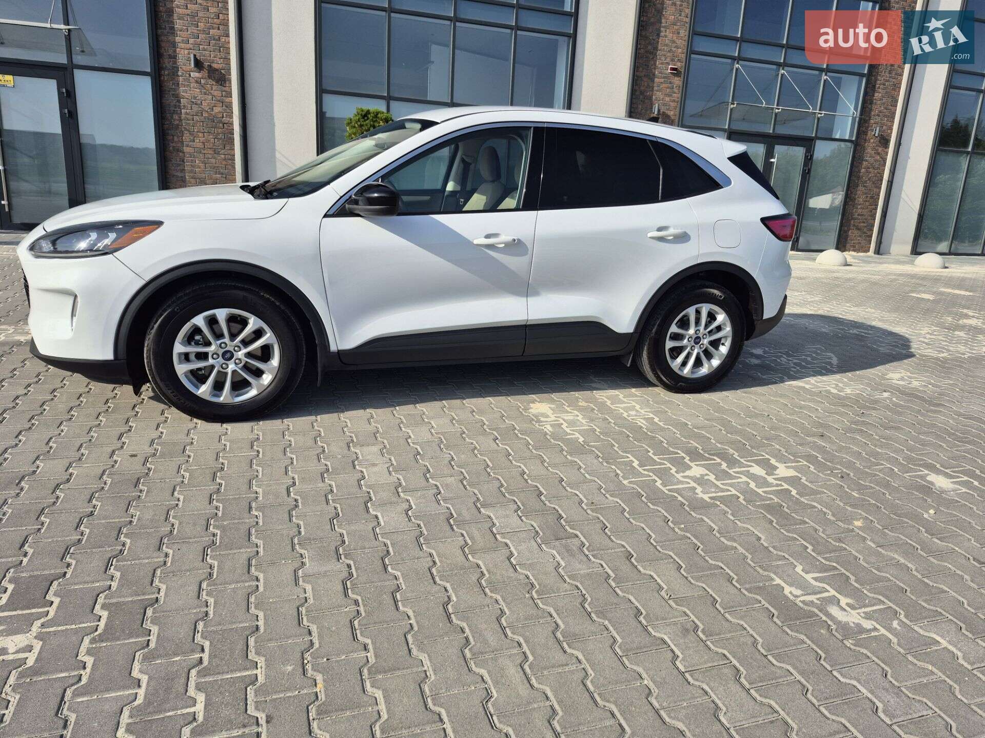 Ford Escape 2022 VIN 1FMCU0BZ5NUA27882 фото оголошення 11 з 20