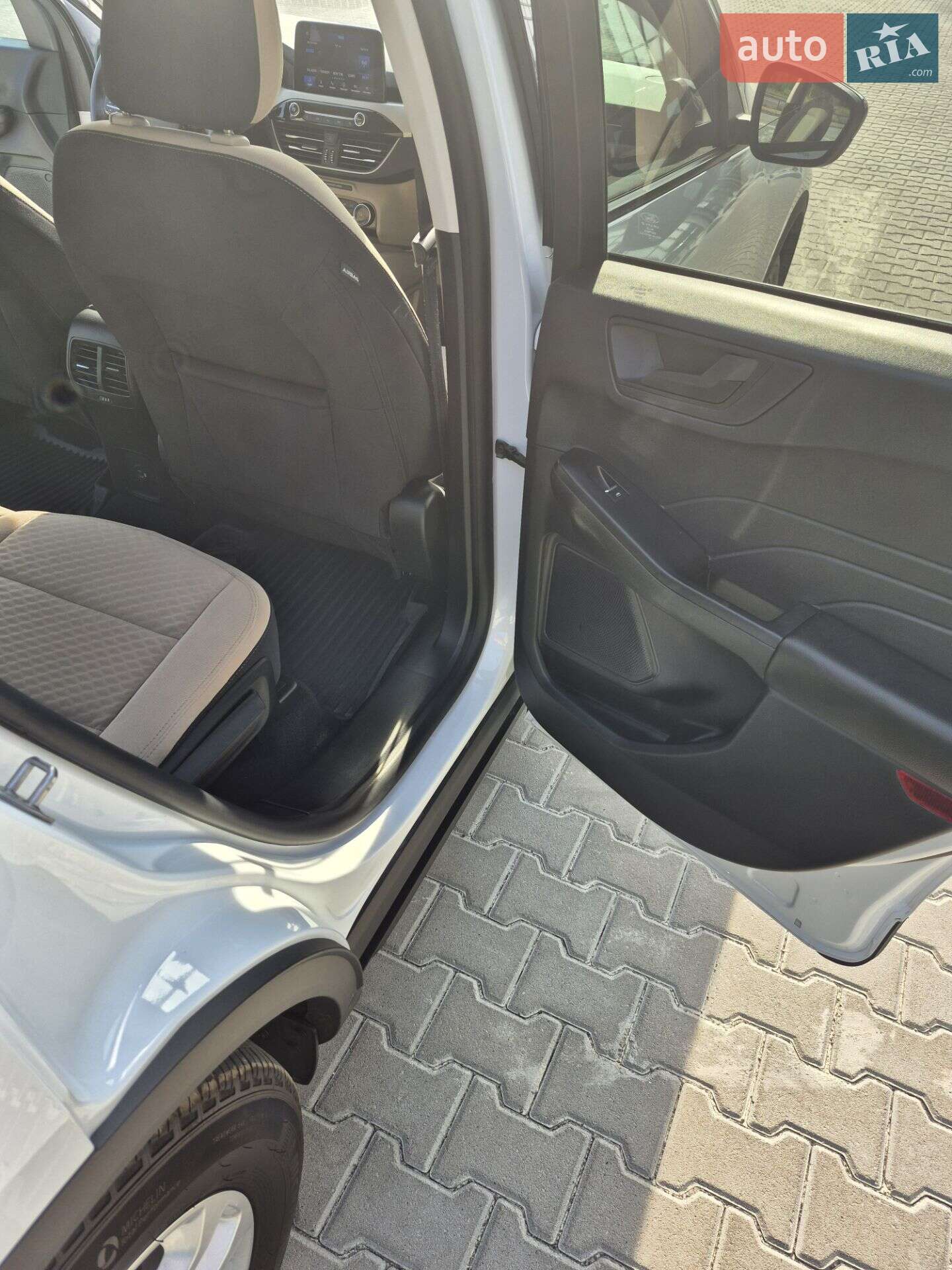 Ford Escape 2022 VIN 1FMCU0BZ5NUA27882 фото оголошення 13 з 20