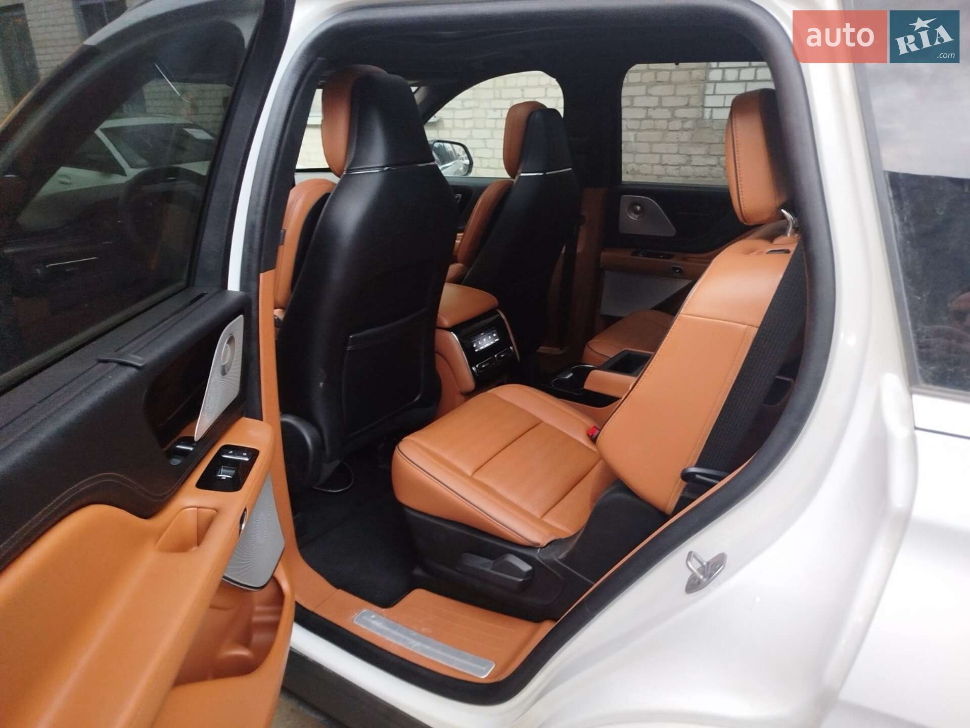 Lincoln Aviator 2023 VIN 5LM5J9XCXPGL05782 фото оголошення 63 з 64