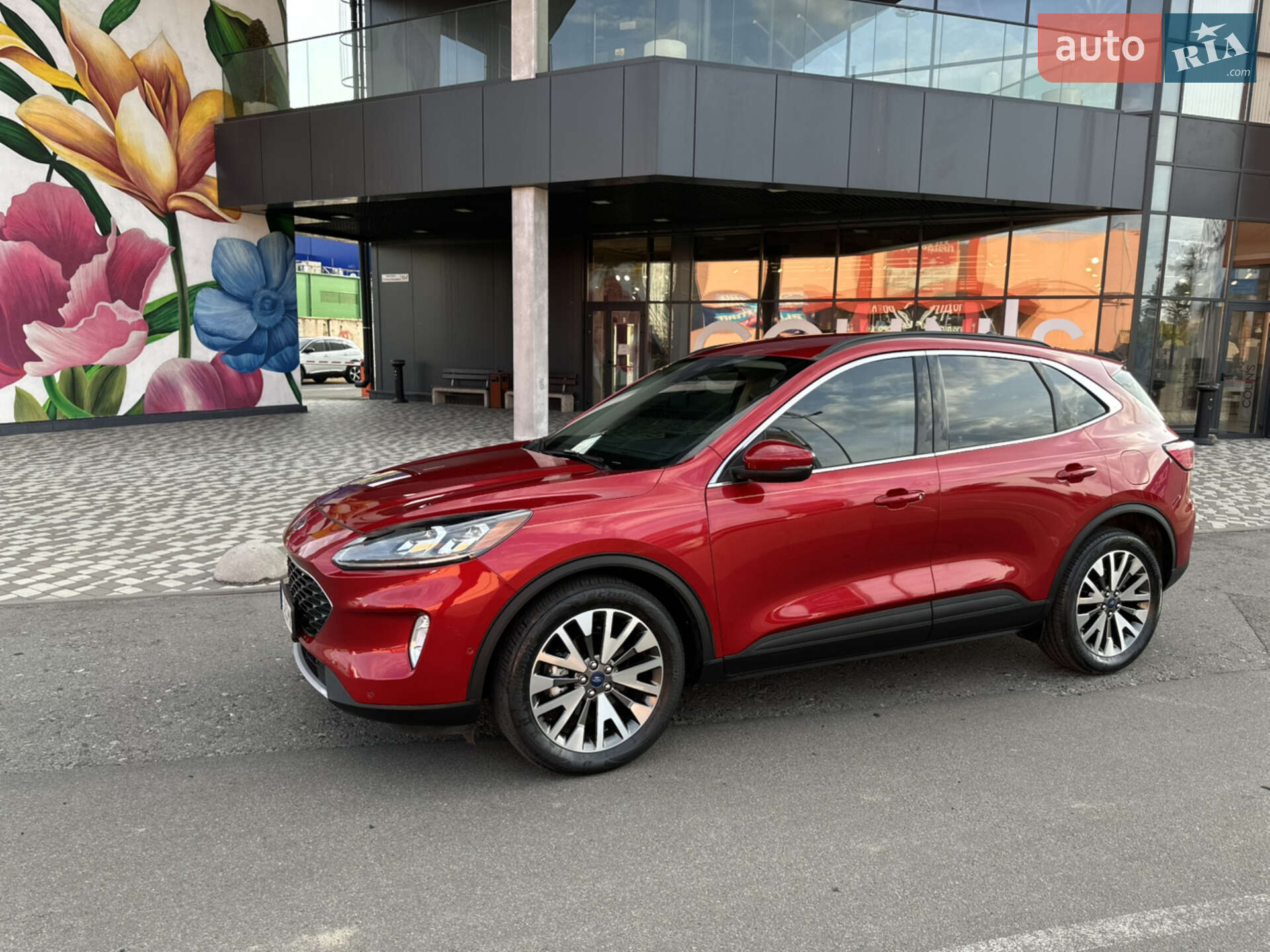 Ford Escape 2019 VIN 1FMCU0DZ5LUA39590 фото оголошення 2 з 61