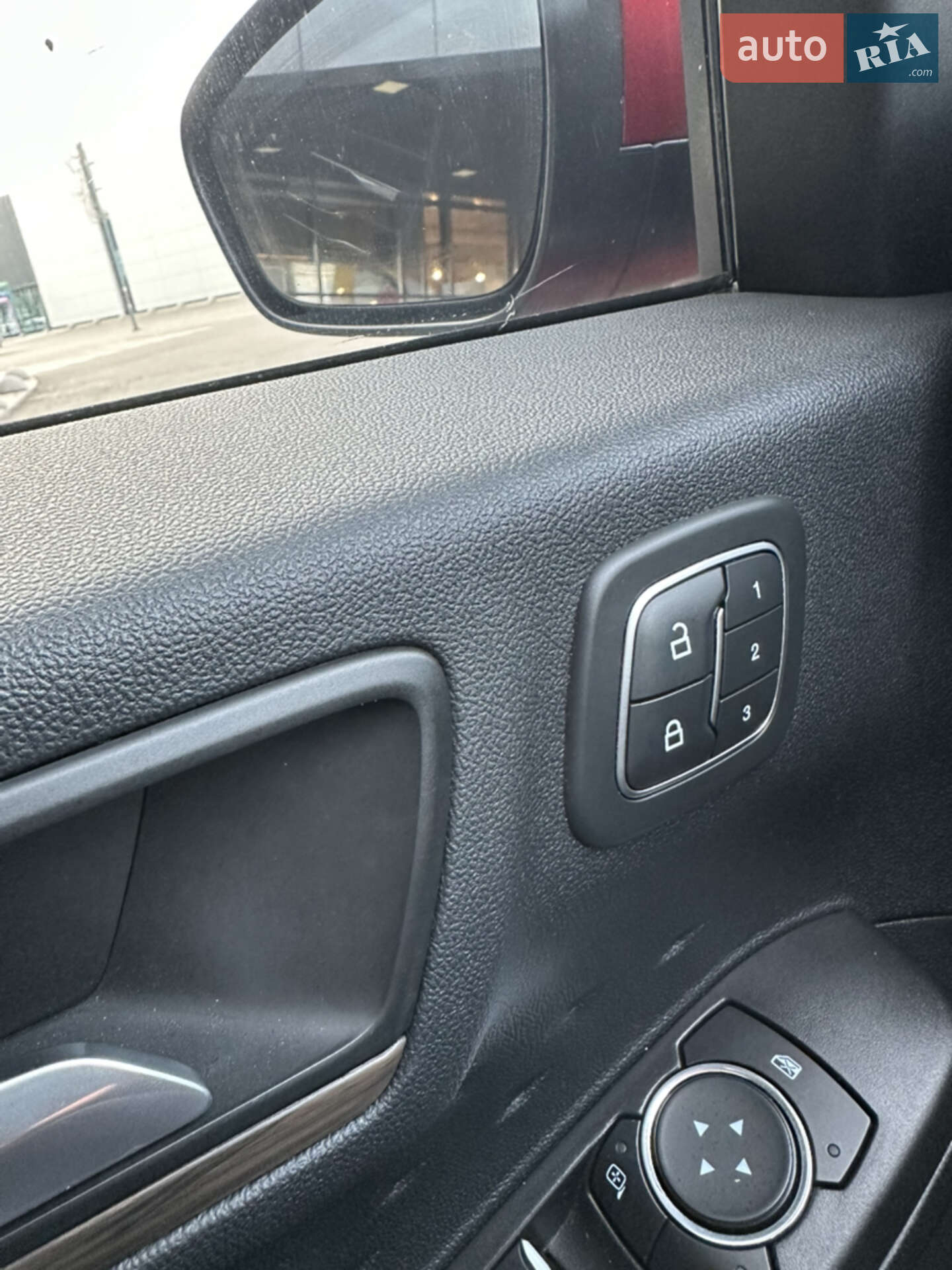 Ford Escape 2019 VIN 1FMCU0DZ5LUA39590 фото оголошення 47 з 61
