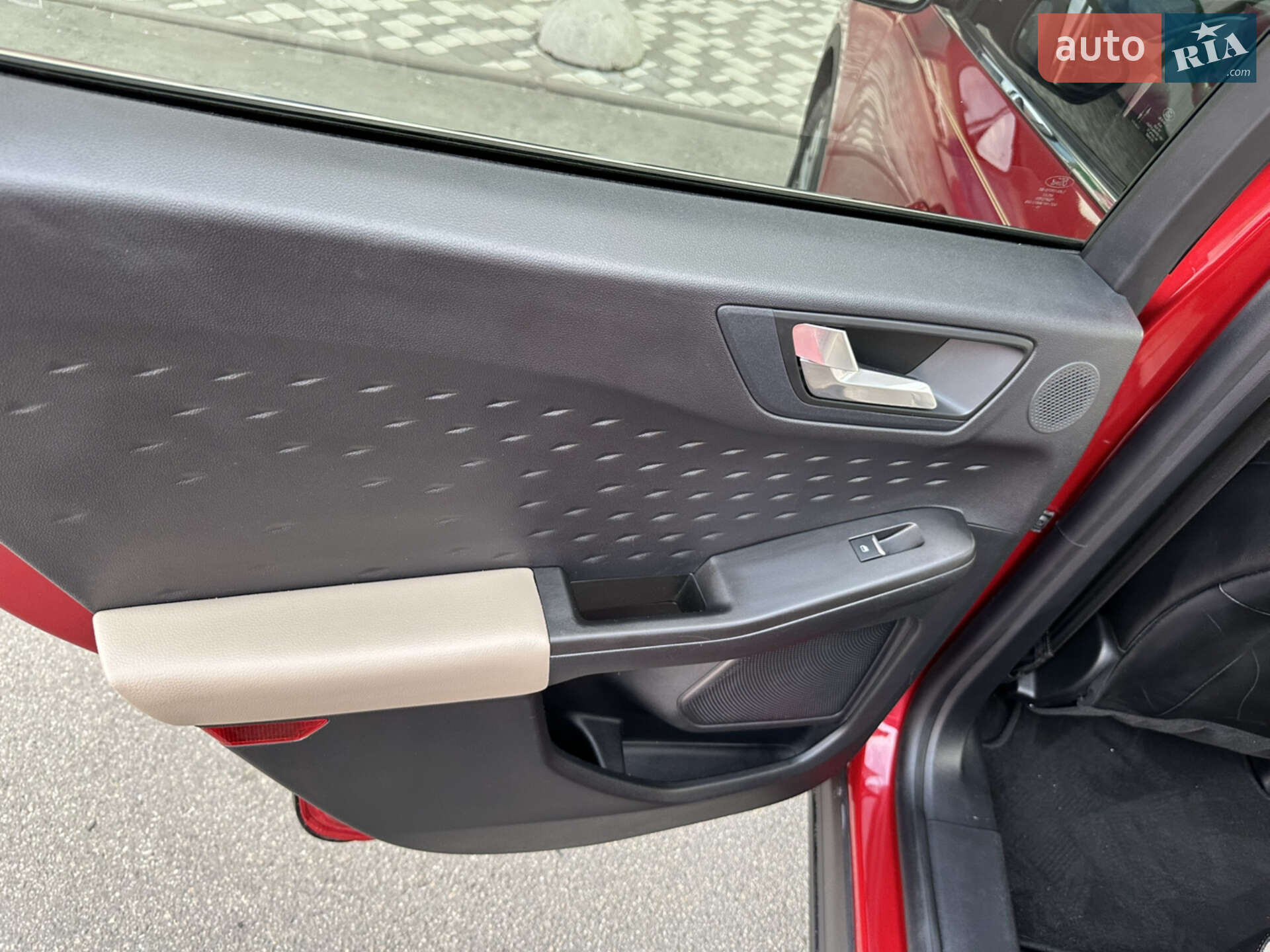 Ford Escape 2019 VIN 1FMCU0DZ5LUA39590 фото оголошення 27 з 61