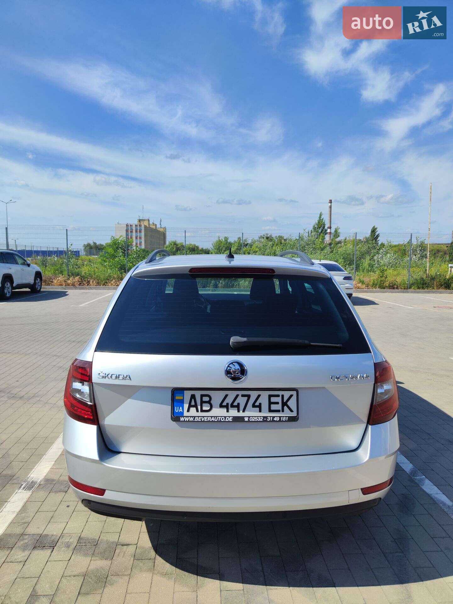 Skoda Octavia 2017 VIN TMBJJ7NE0J0026808 фото оголошення 2 з 37