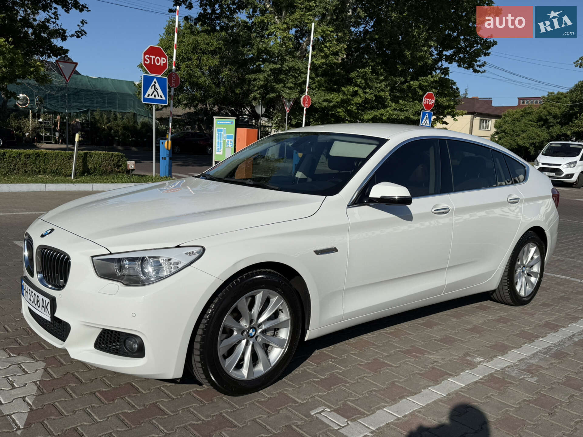 BMW 5 Series GT 2017 VIN WBASZ61090G172340 фото оголошення 3 з 20