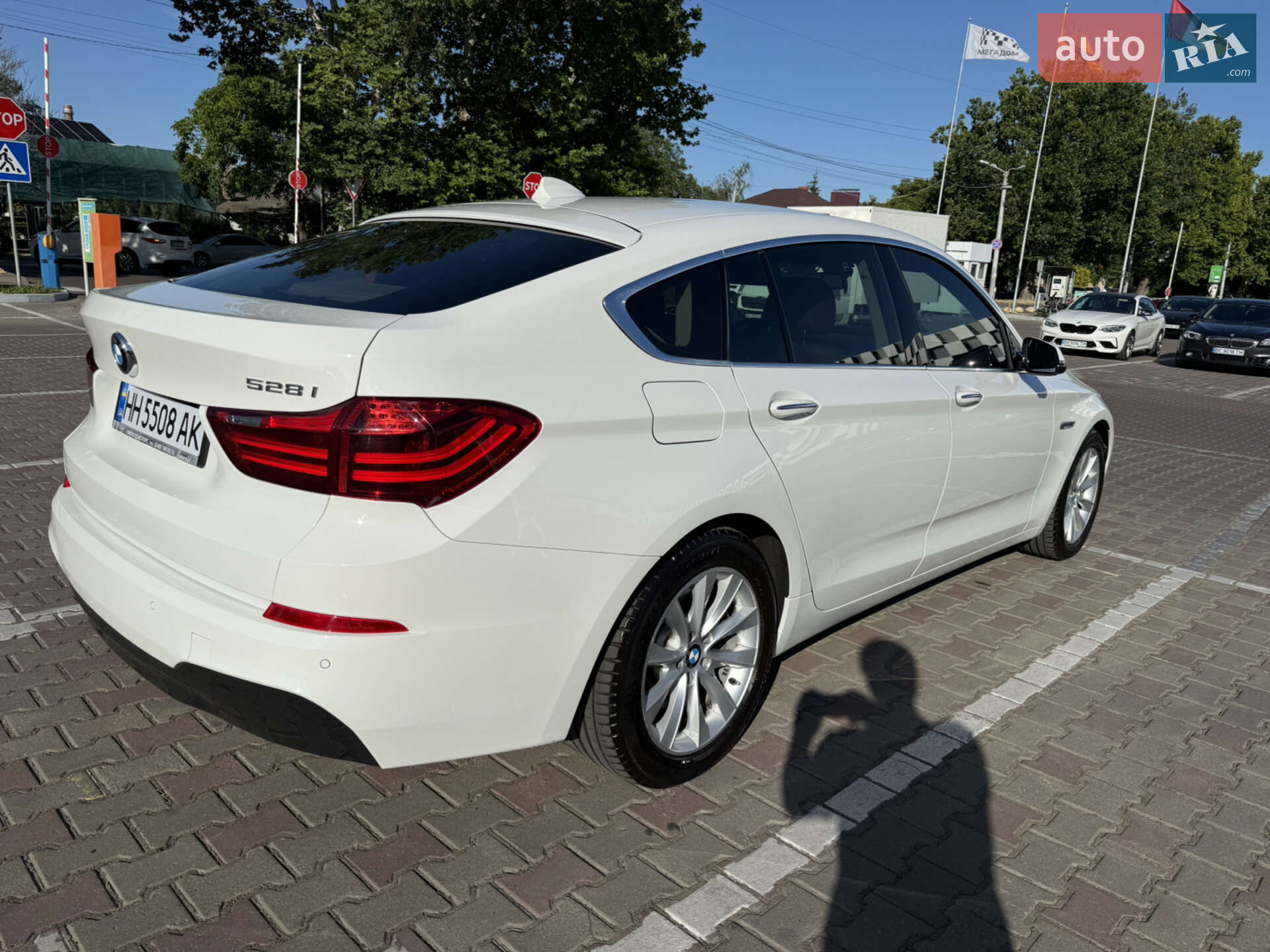 BMW 5 Series GT 2017 VIN WBASZ61090G172340 фото оголошення 13 з 20