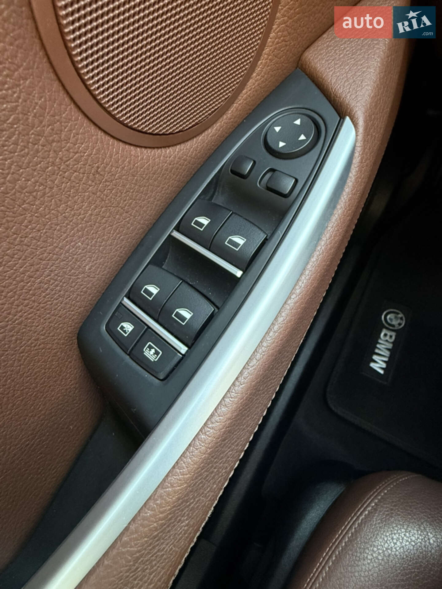 BMW 5 Series GT 2017 VIN WBASZ61090G172340 фото оголошення 10 з 20
