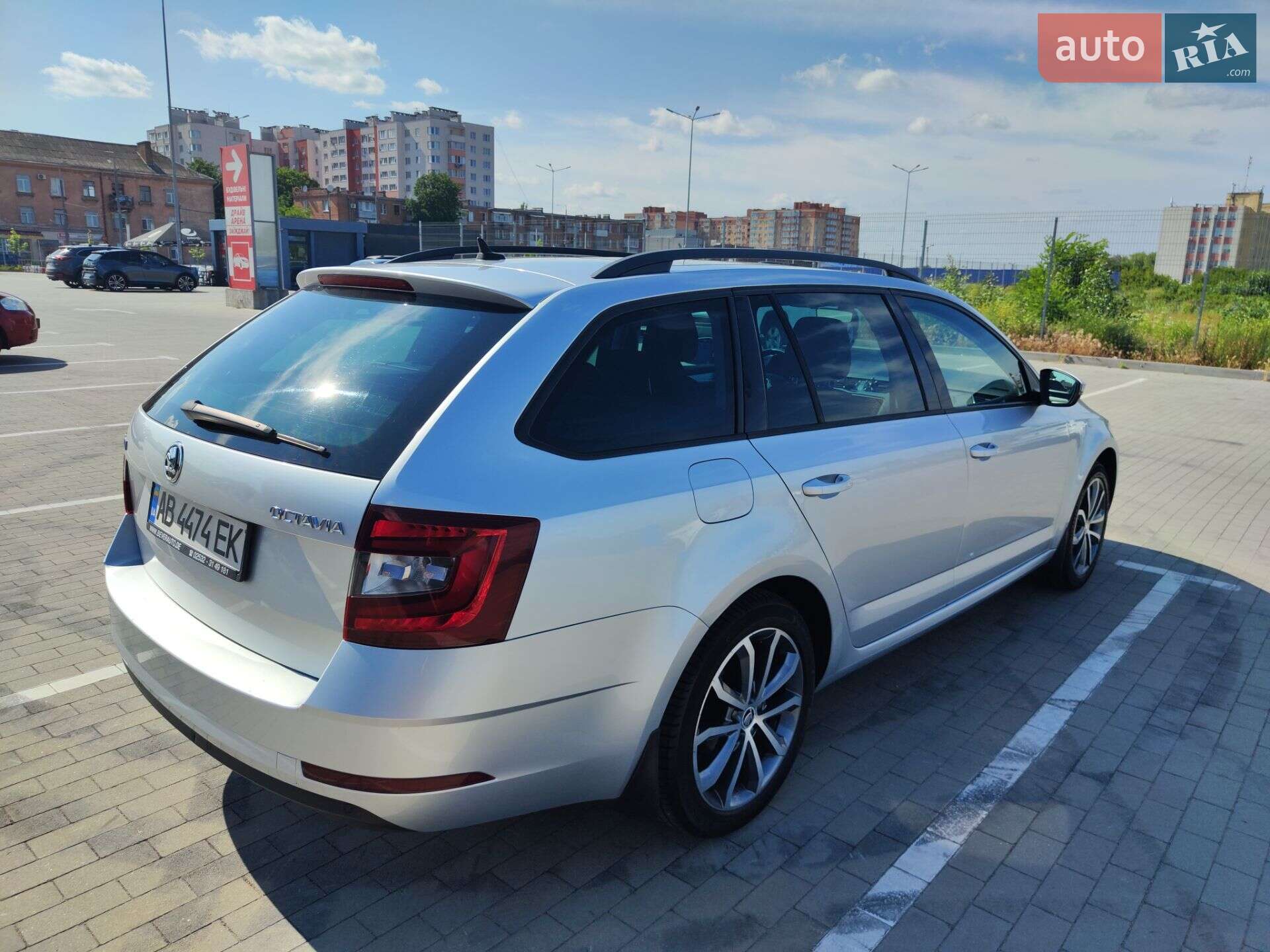 Skoda Octavia 2017 VIN TMBJJ7NE0J0026808 фото оголошення 8 з 37