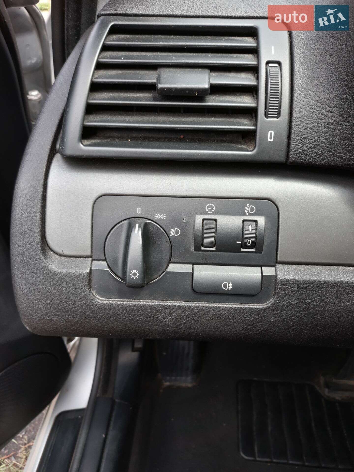 BMW 3 Series 2004 VIN WBAEY31060KS42971 фото оголошення 15 з 17