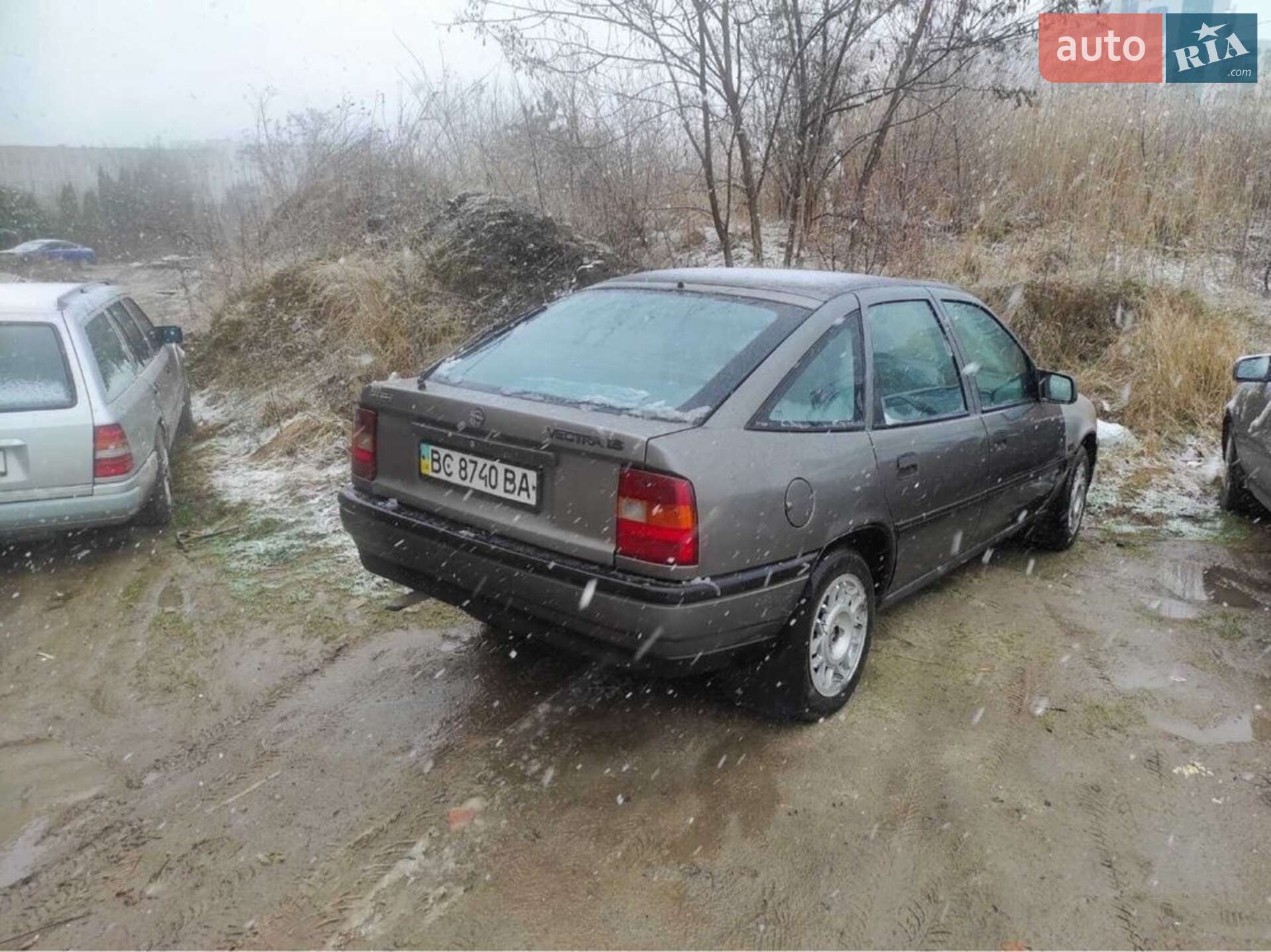Opel Vectra 1990 VIN W0L000089L1162081 фото оголошення 3 з 7