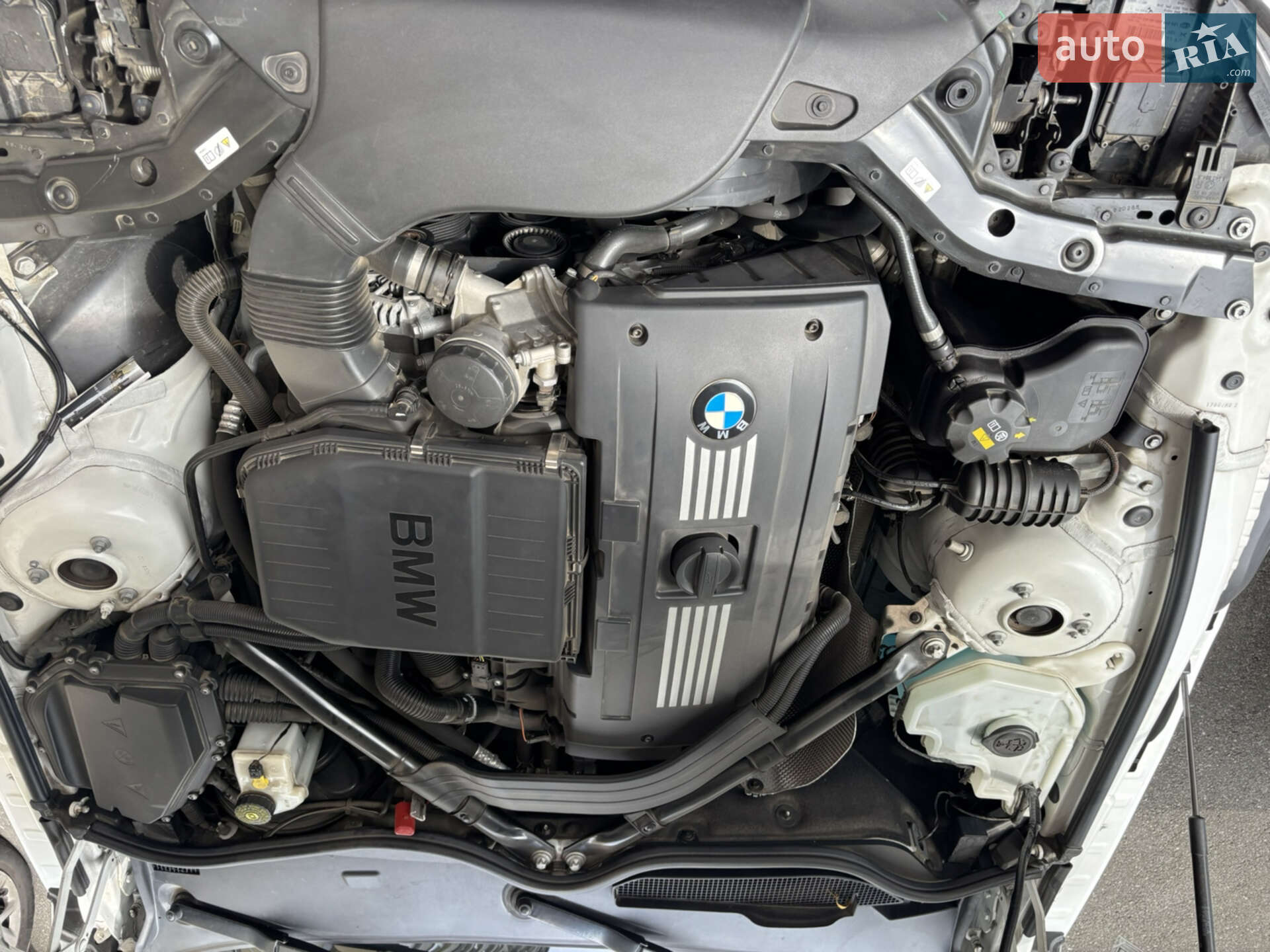 BMW Z4 2016 VIN WBALM7C56G5B60169 фото оголошення 6 з 7