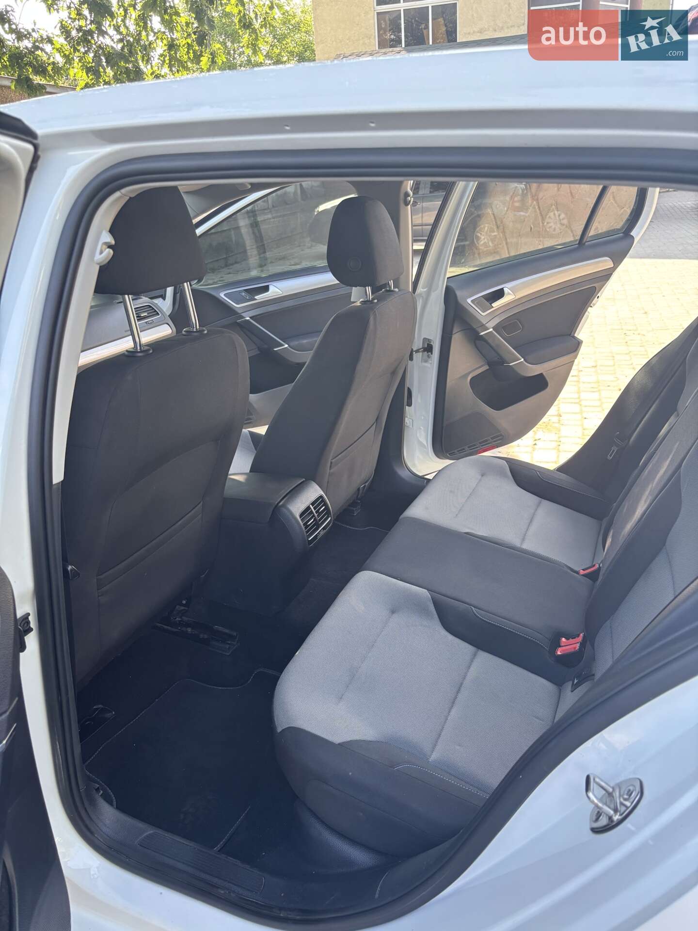 Volkswagen e-Golf 2015 VIN WVWKP7AU1FW906839 фото оголошення 14 з 14