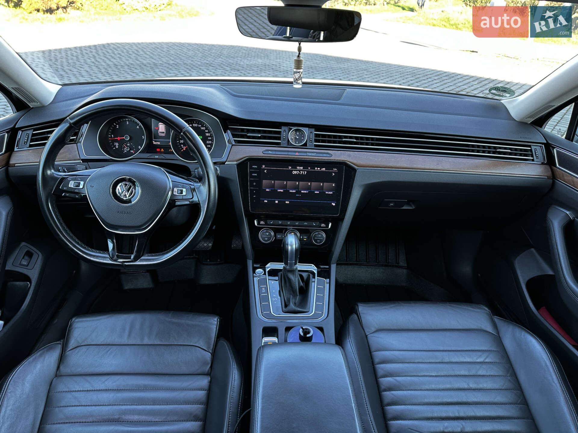 Volkswagen Passat 2018 VIN WVWZZZ3CZJE263131 фото оголошення 9 з 14