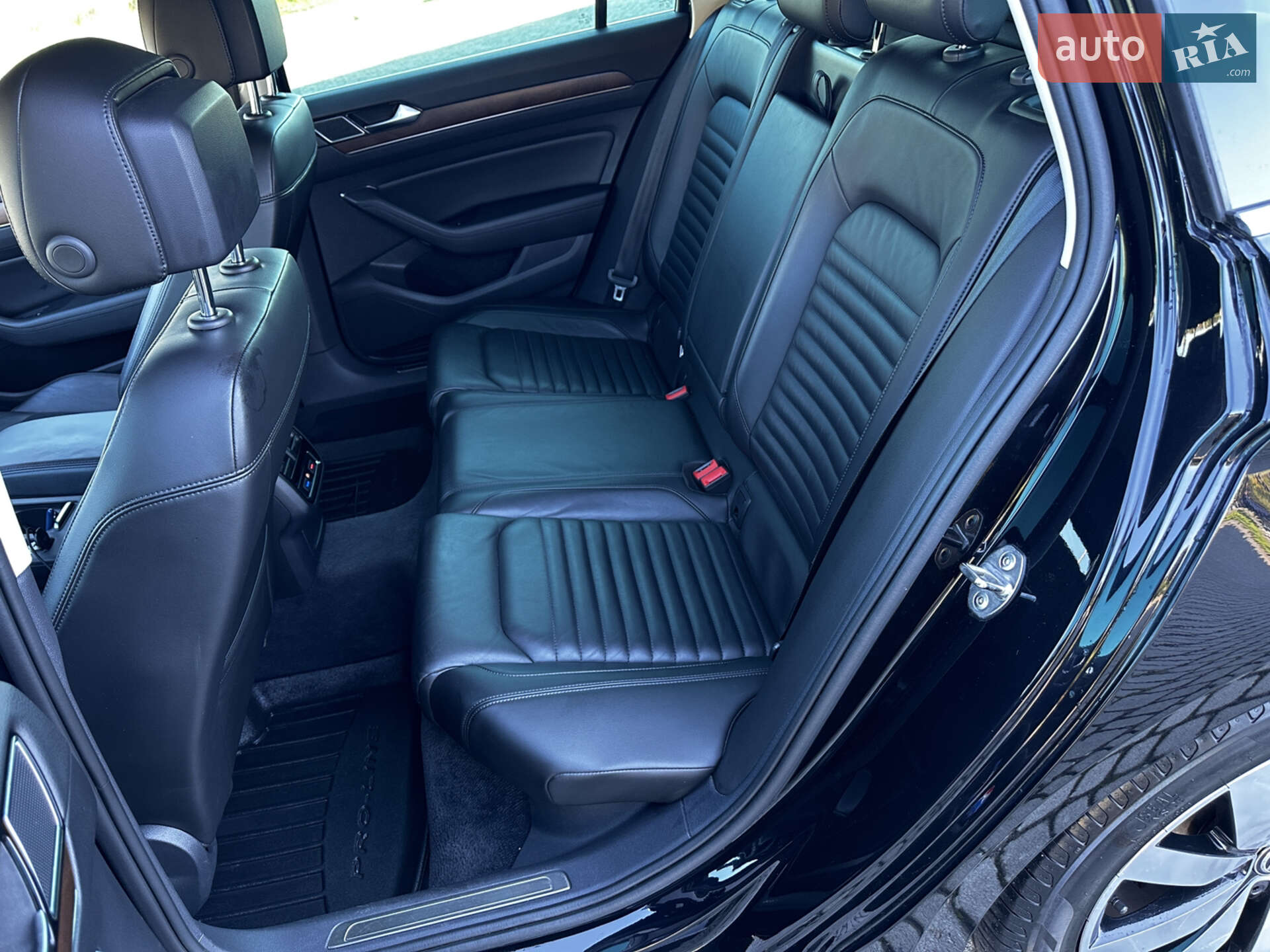 Volkswagen Passat 2018 VIN WVWZZZ3CZJE263131 фото оголошення 11 з 14