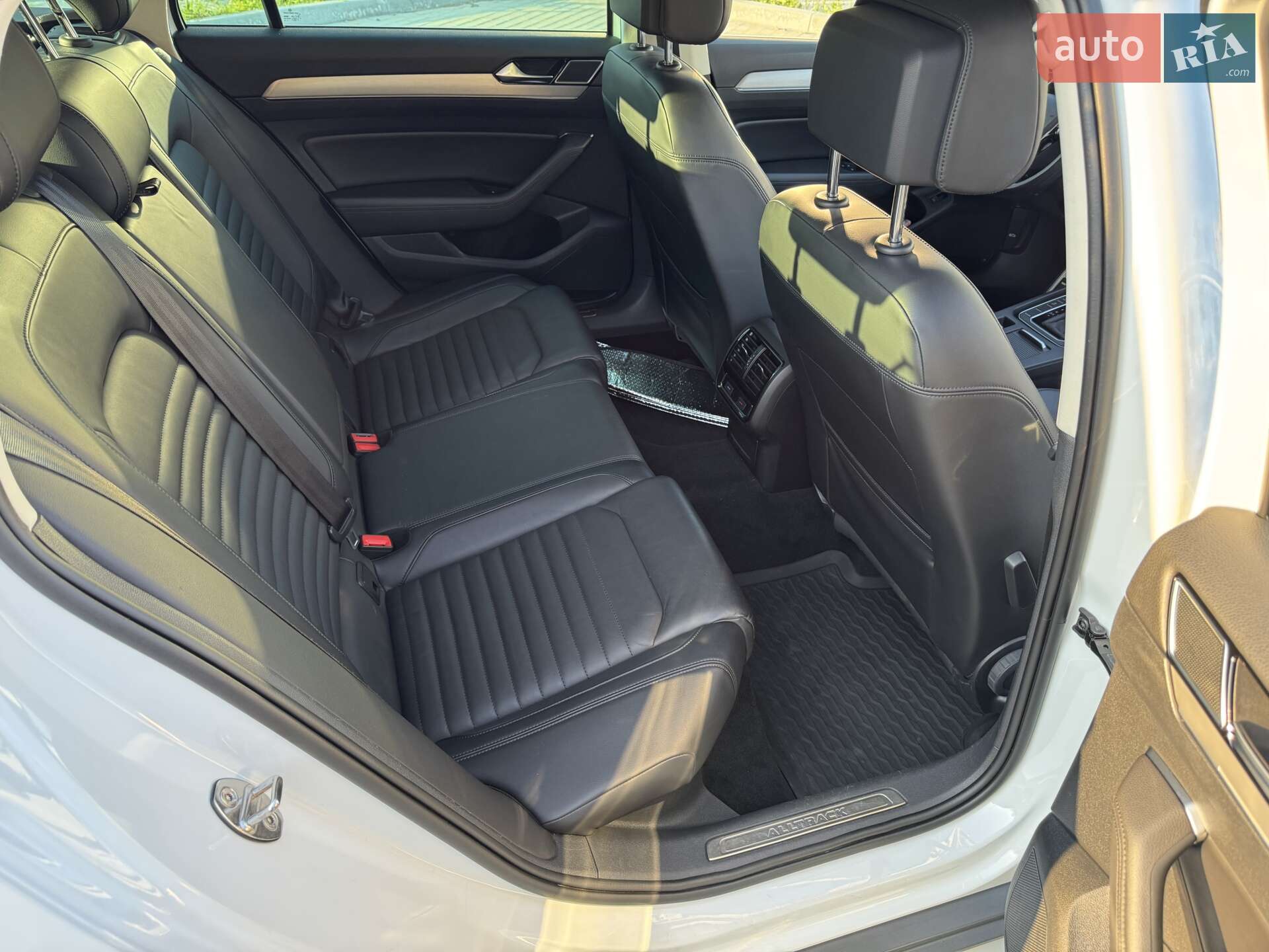 Volkswagen Passat Alltrack 2019 VIN WVWZZZ3CZKE121182 фото оголошення 18 з 21