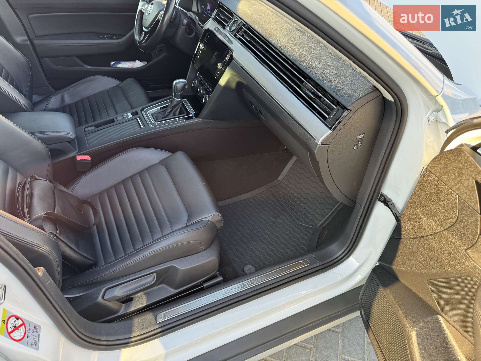 Volkswagen Passat Alltrack 2019 VIN WVWZZZ3CZKE121182 фото оголошення 19 з 21